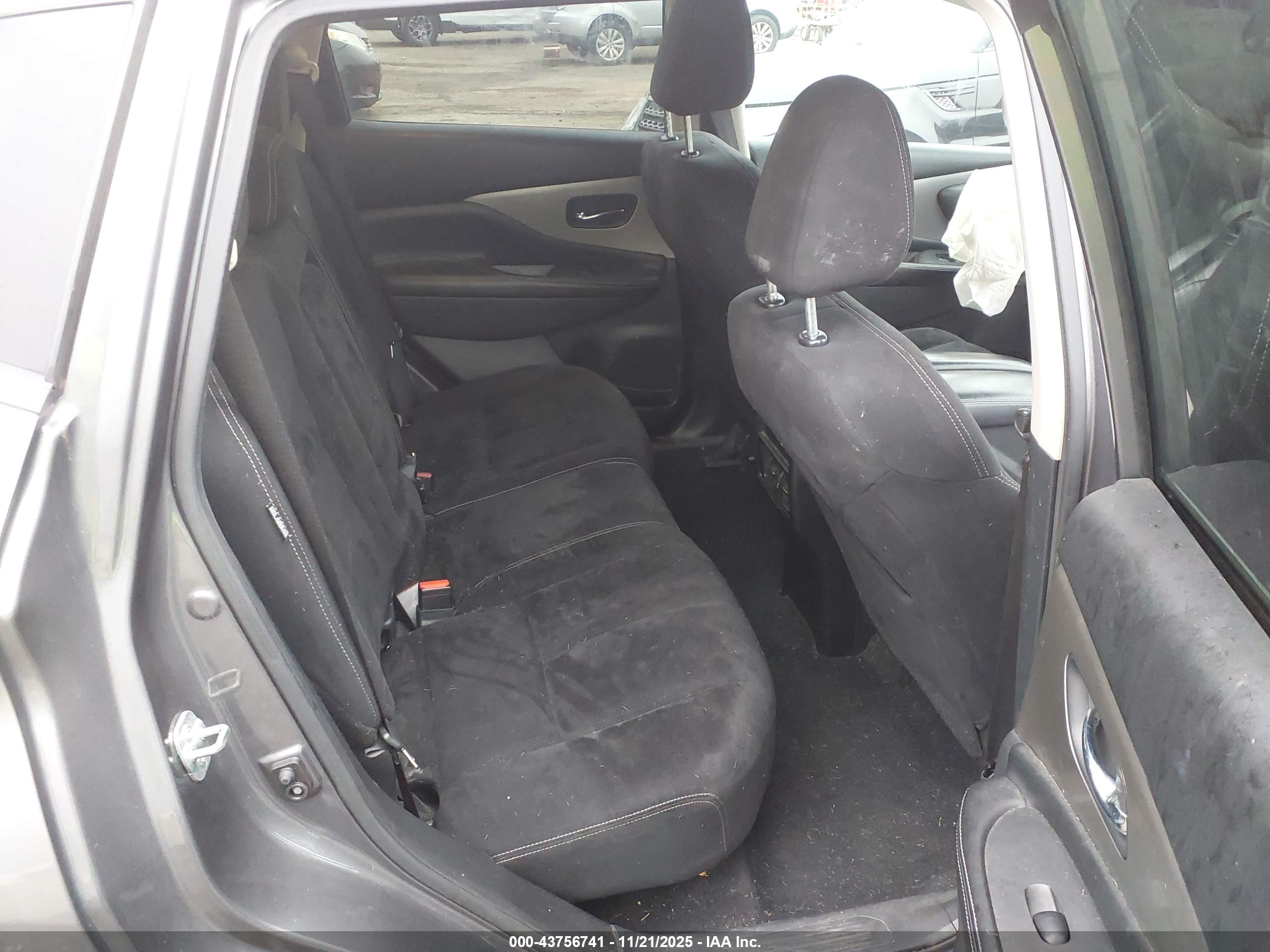 NISSAN MURANO image 8