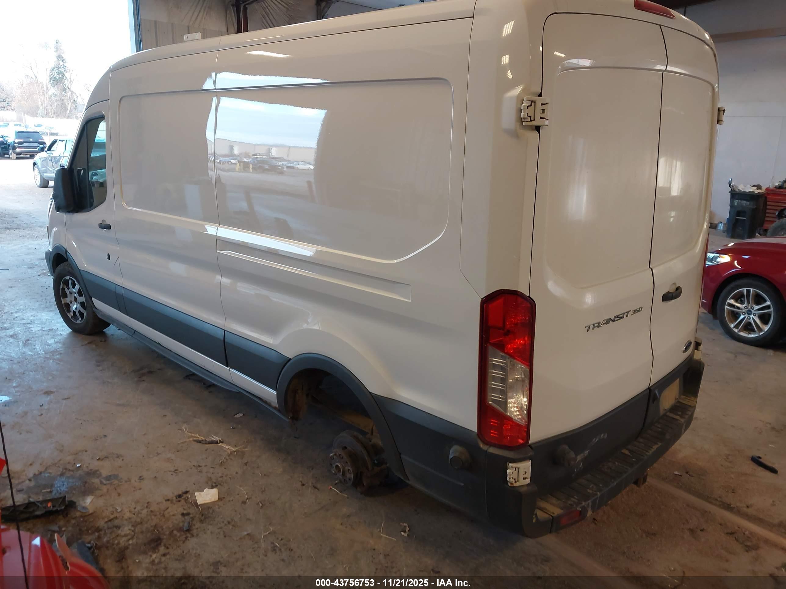 FORD TRANSIT-350 image 3