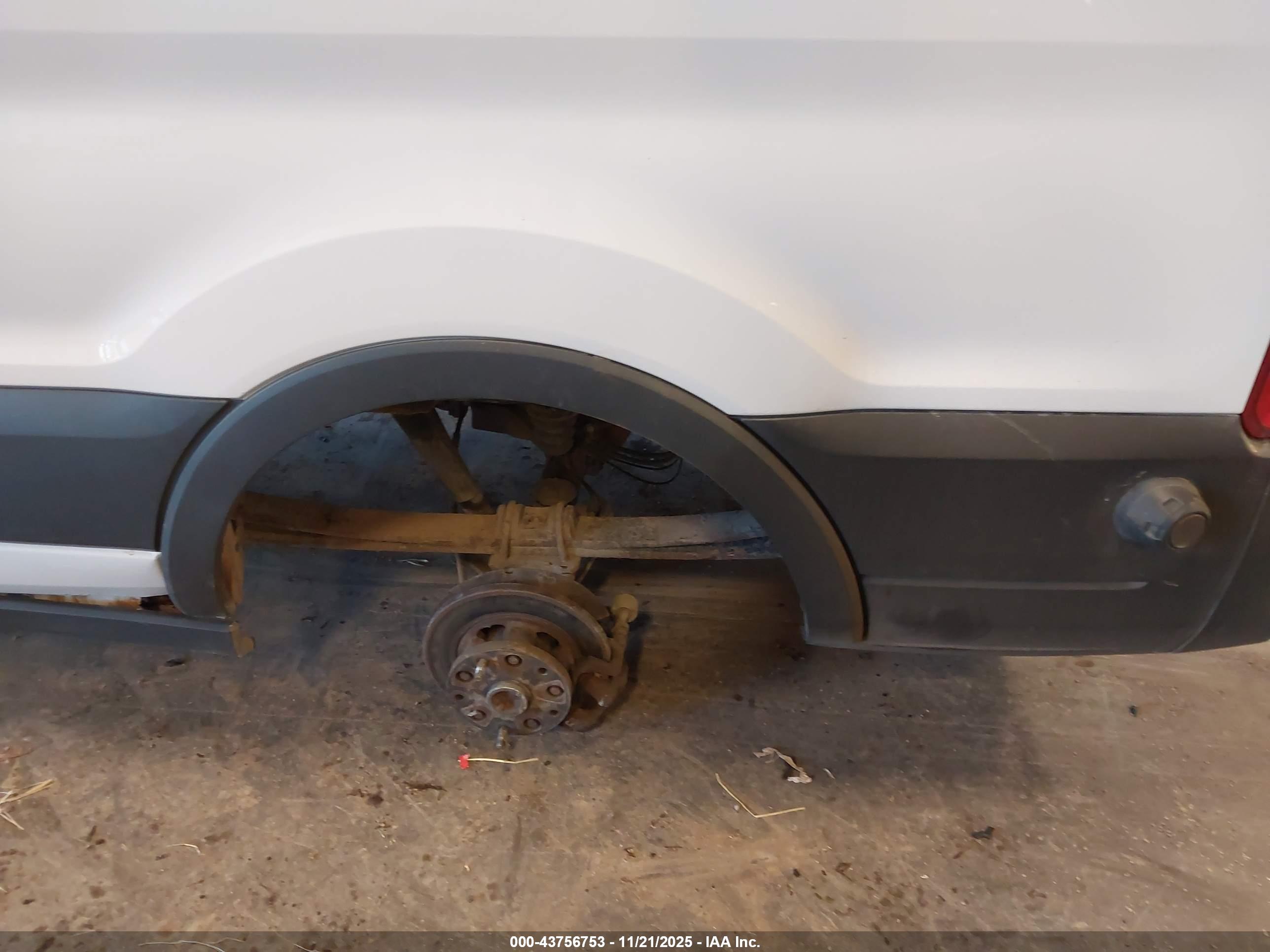 FORD TRANSIT-350 image 6