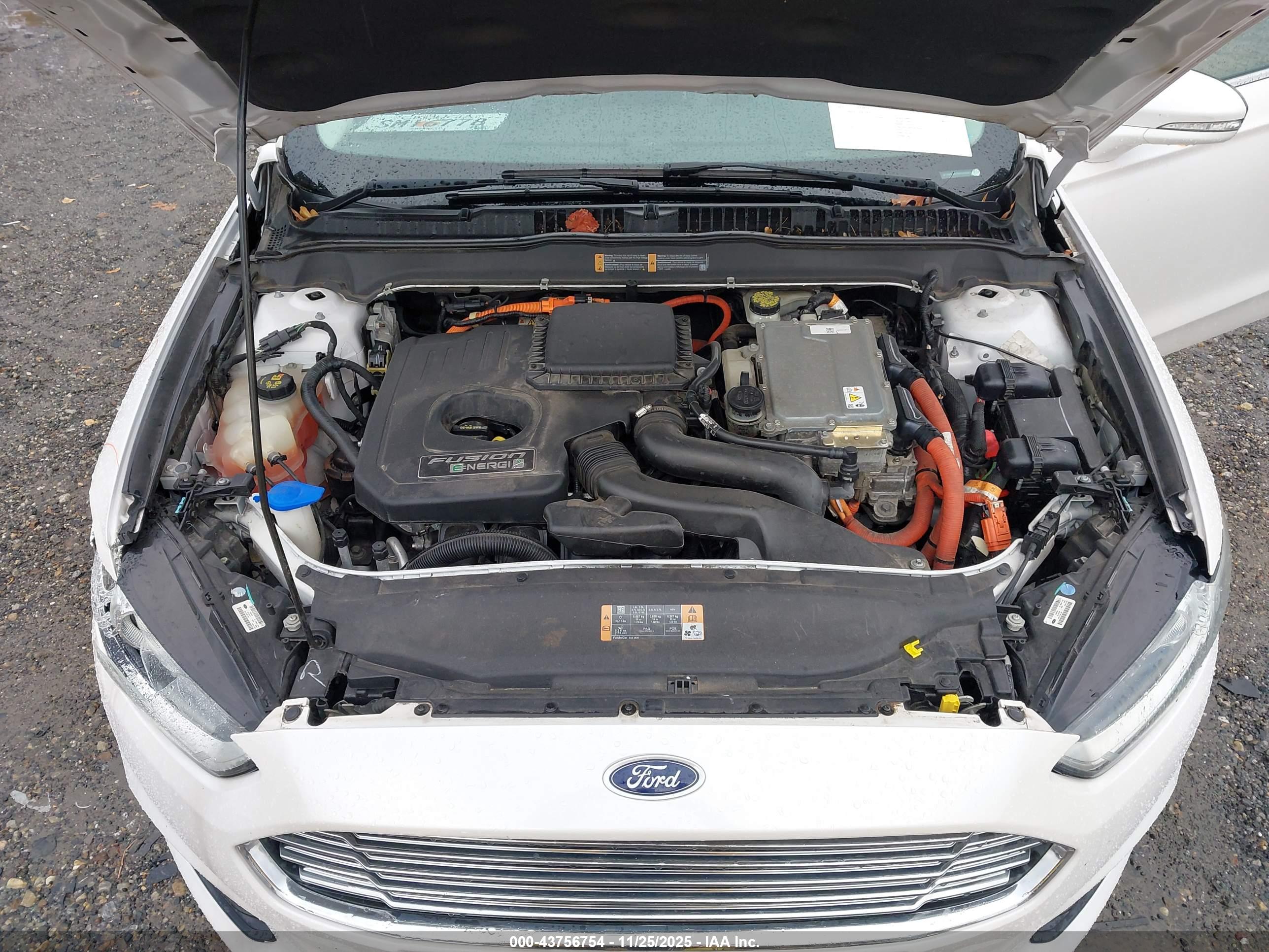 FORD FUSION image 10