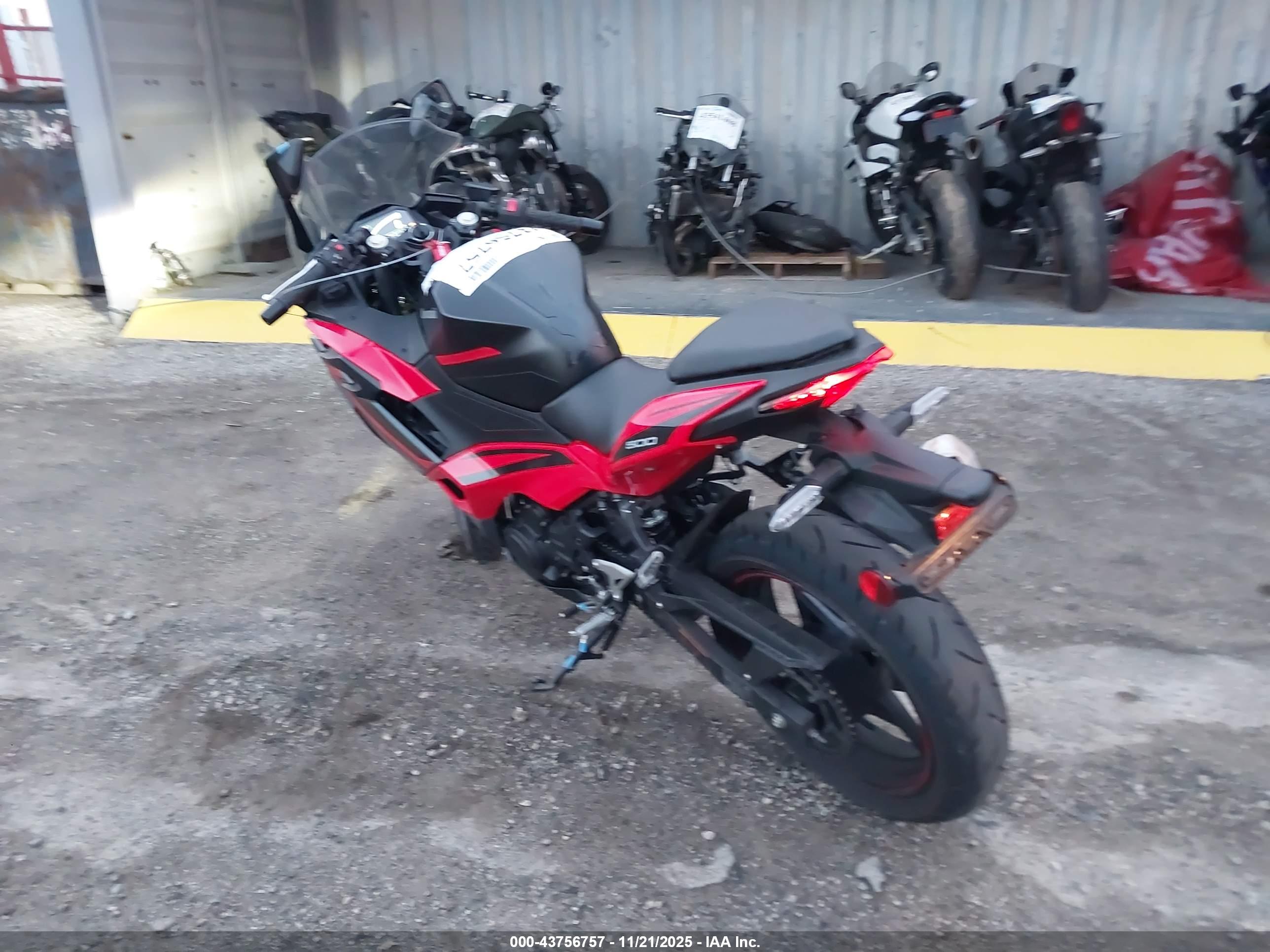 KAWASAKI EX500 image 3