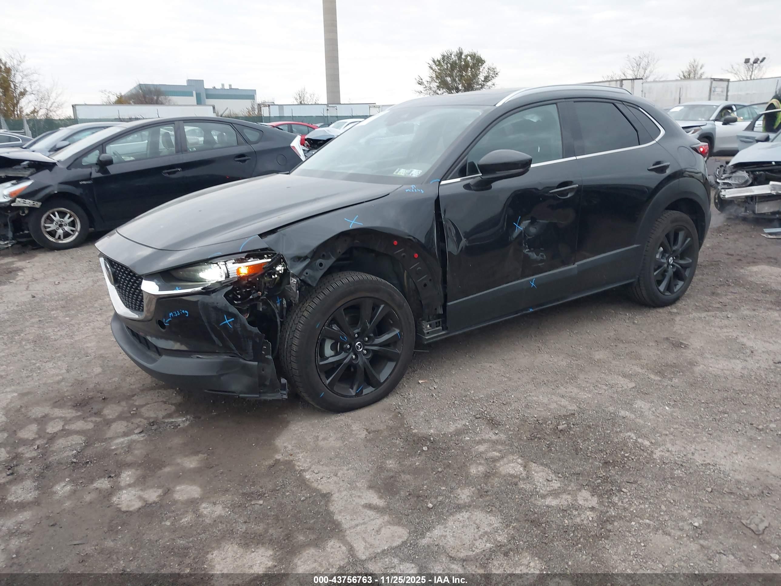 MAZDA CX-30 image 2