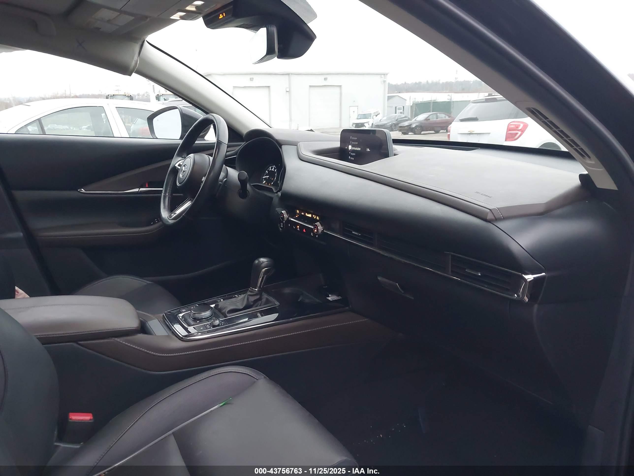 MAZDA CX-30 image 5