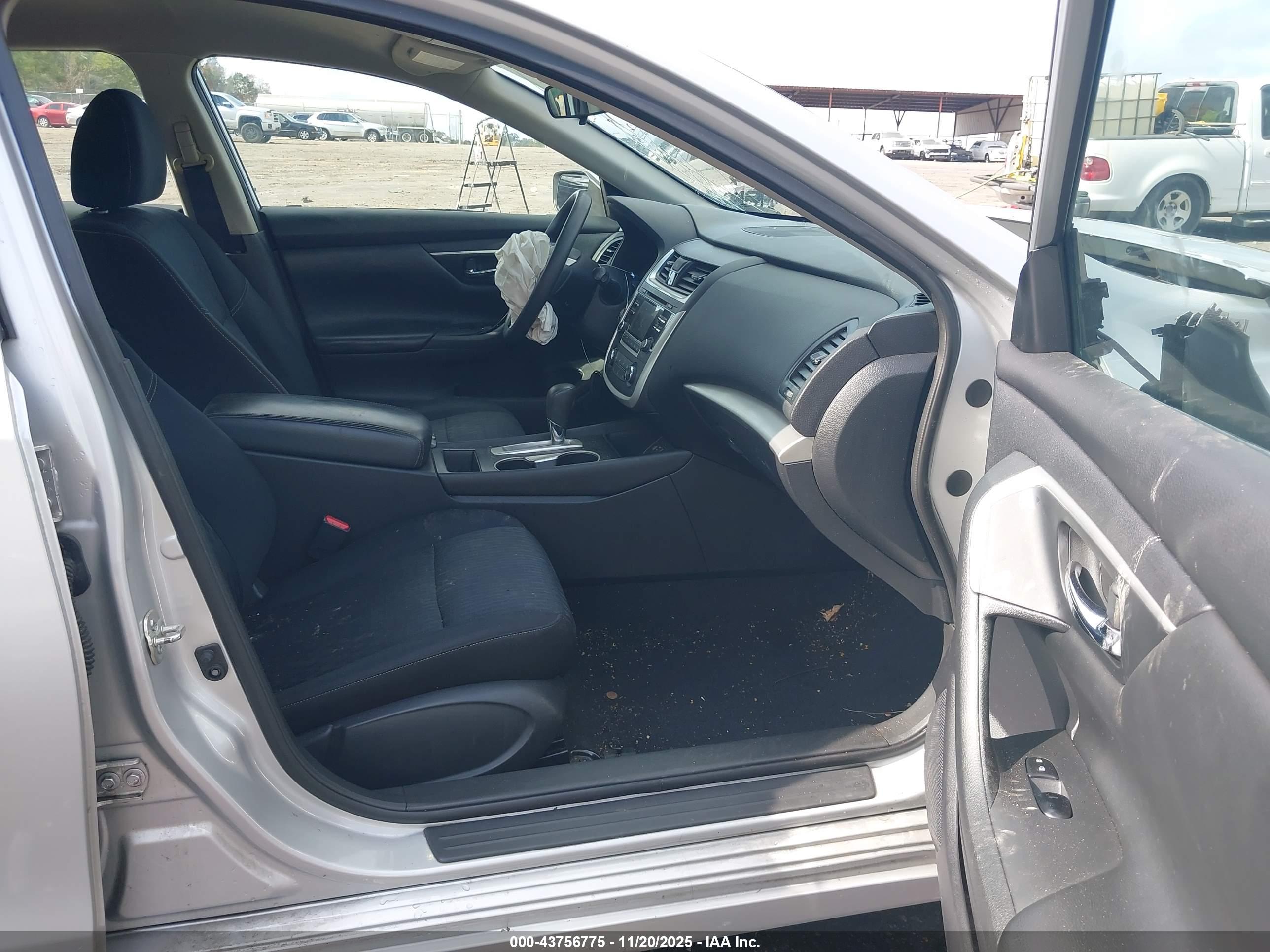 NISSAN ALTIMA image 5