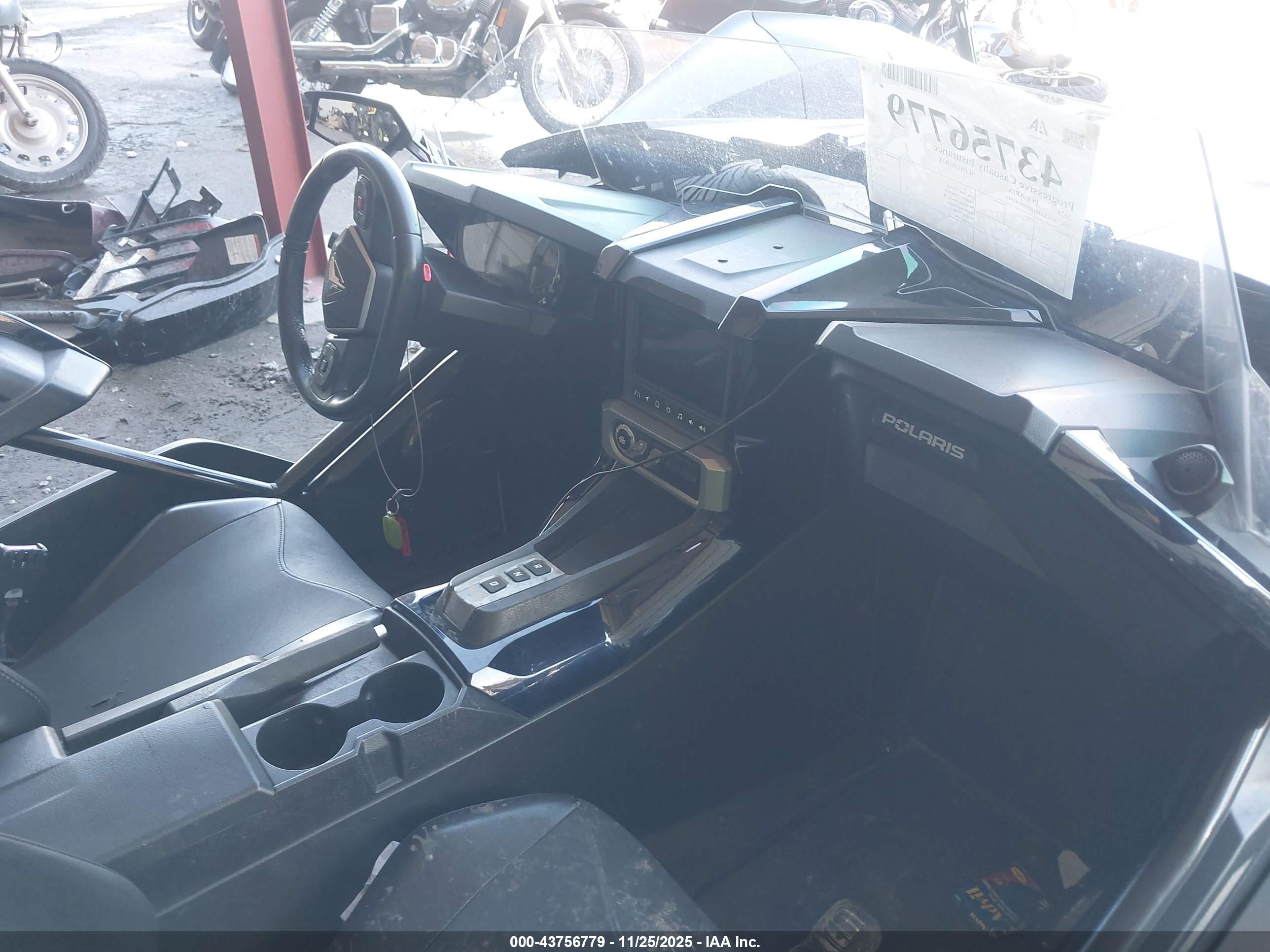 POLARIS SLINGSHOT image 5