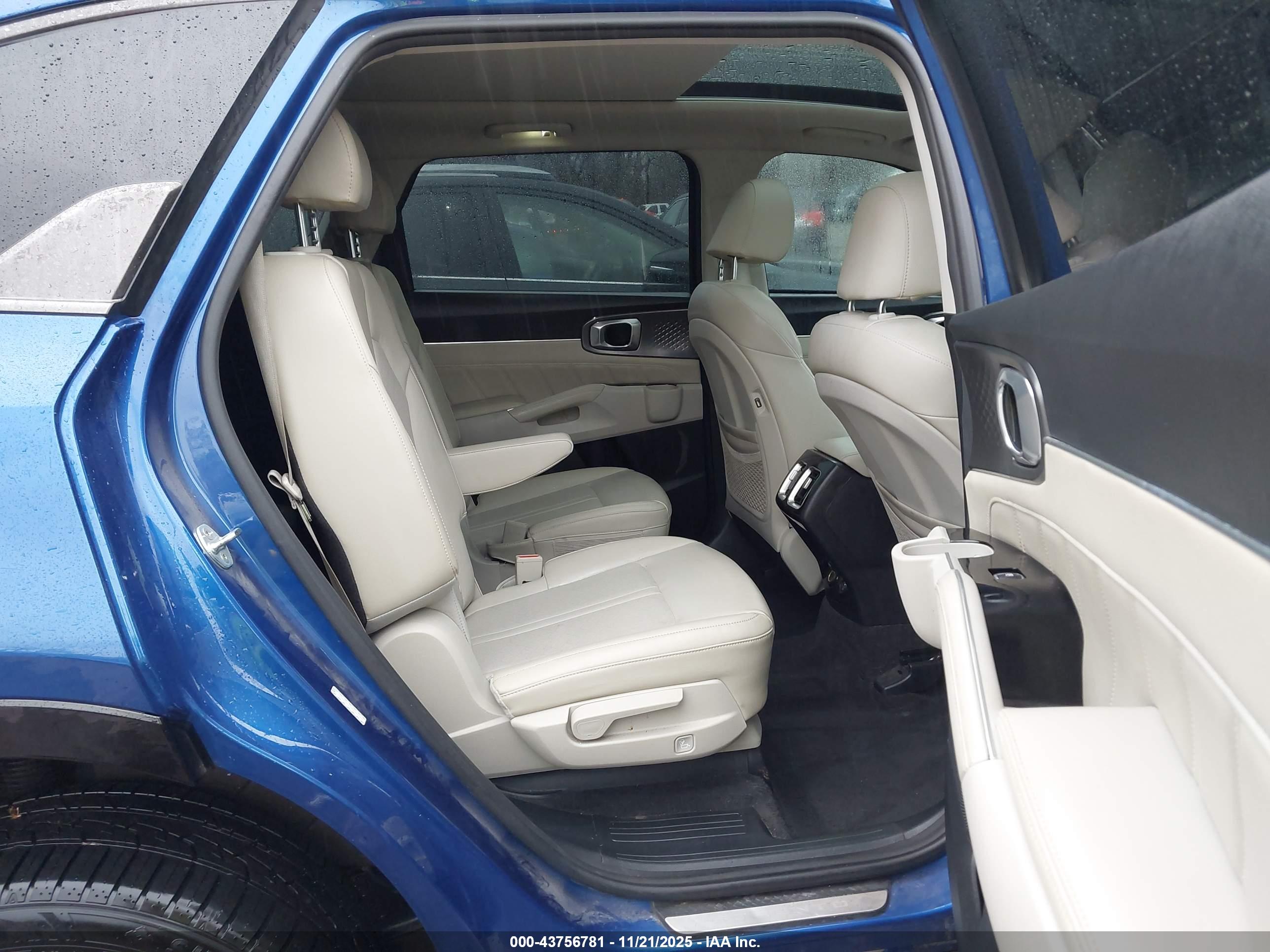 KIA SORENTO image 8