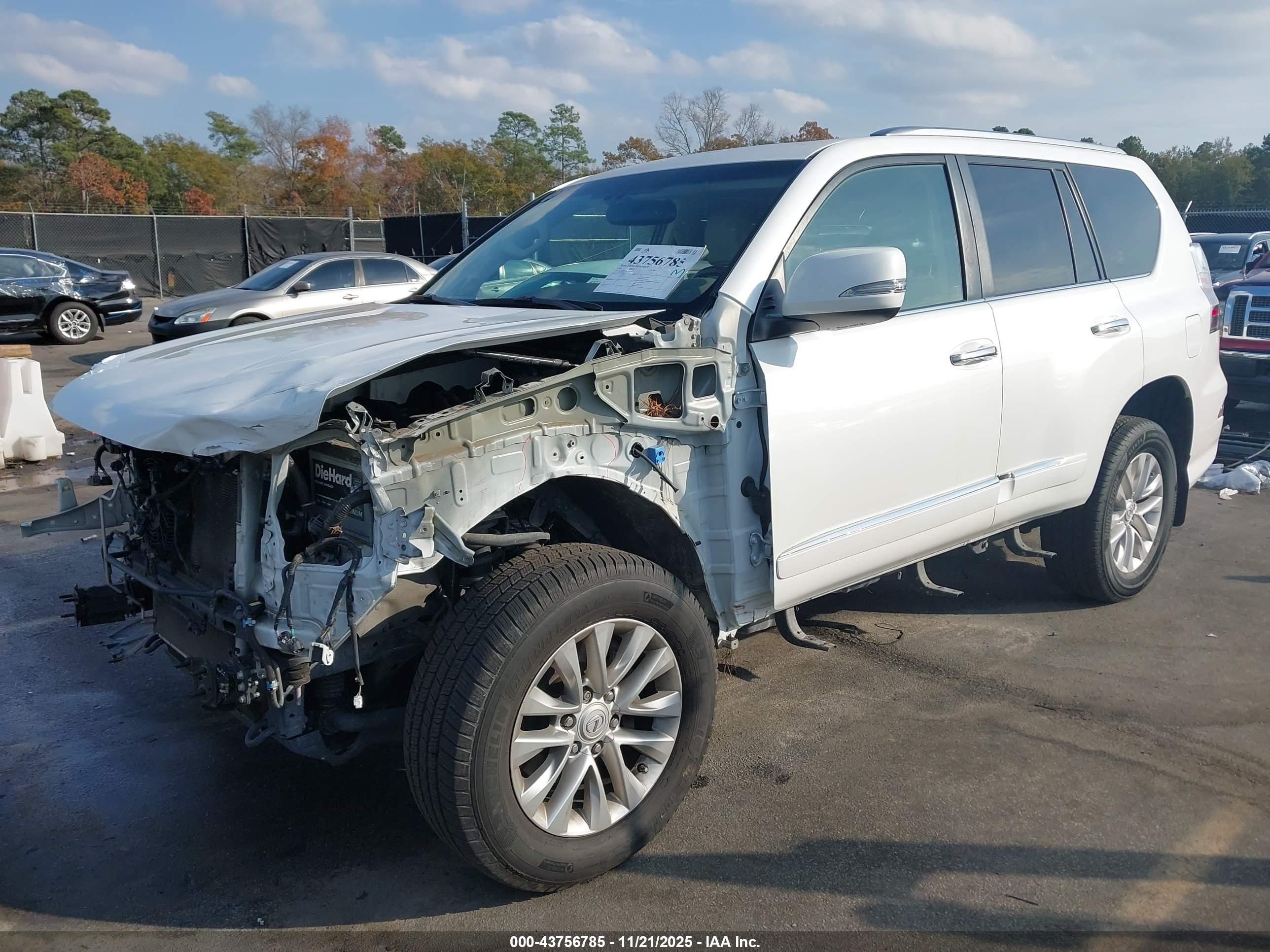 LEXUS GX image 2