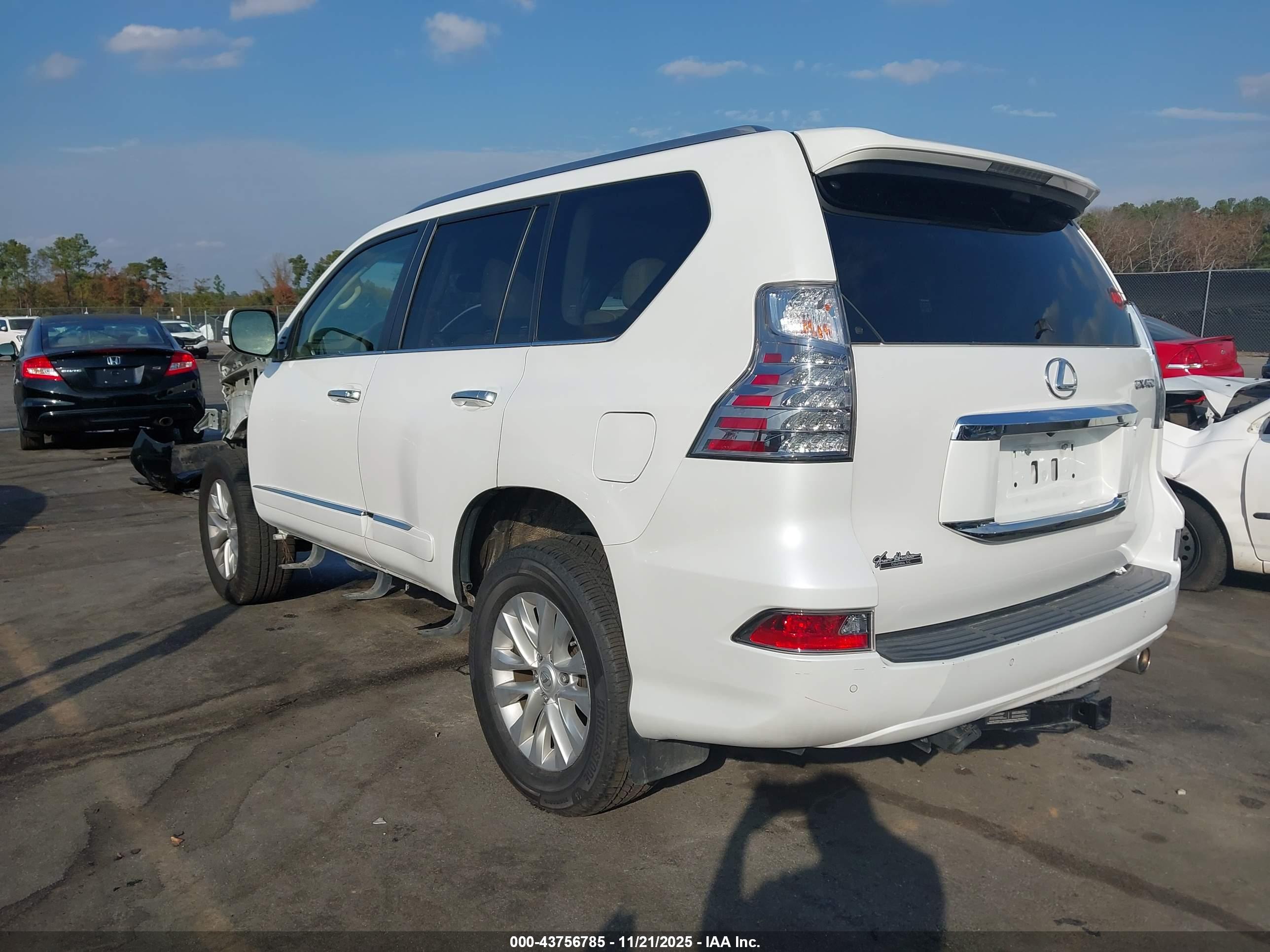 LEXUS GX image 3