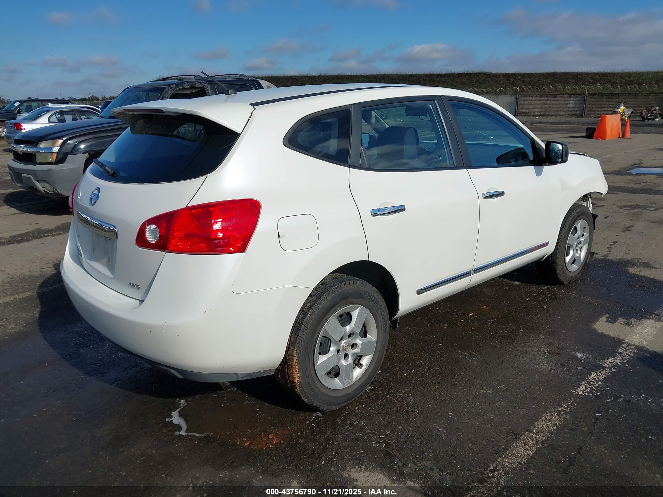 NISSAN ROGUE image 4
