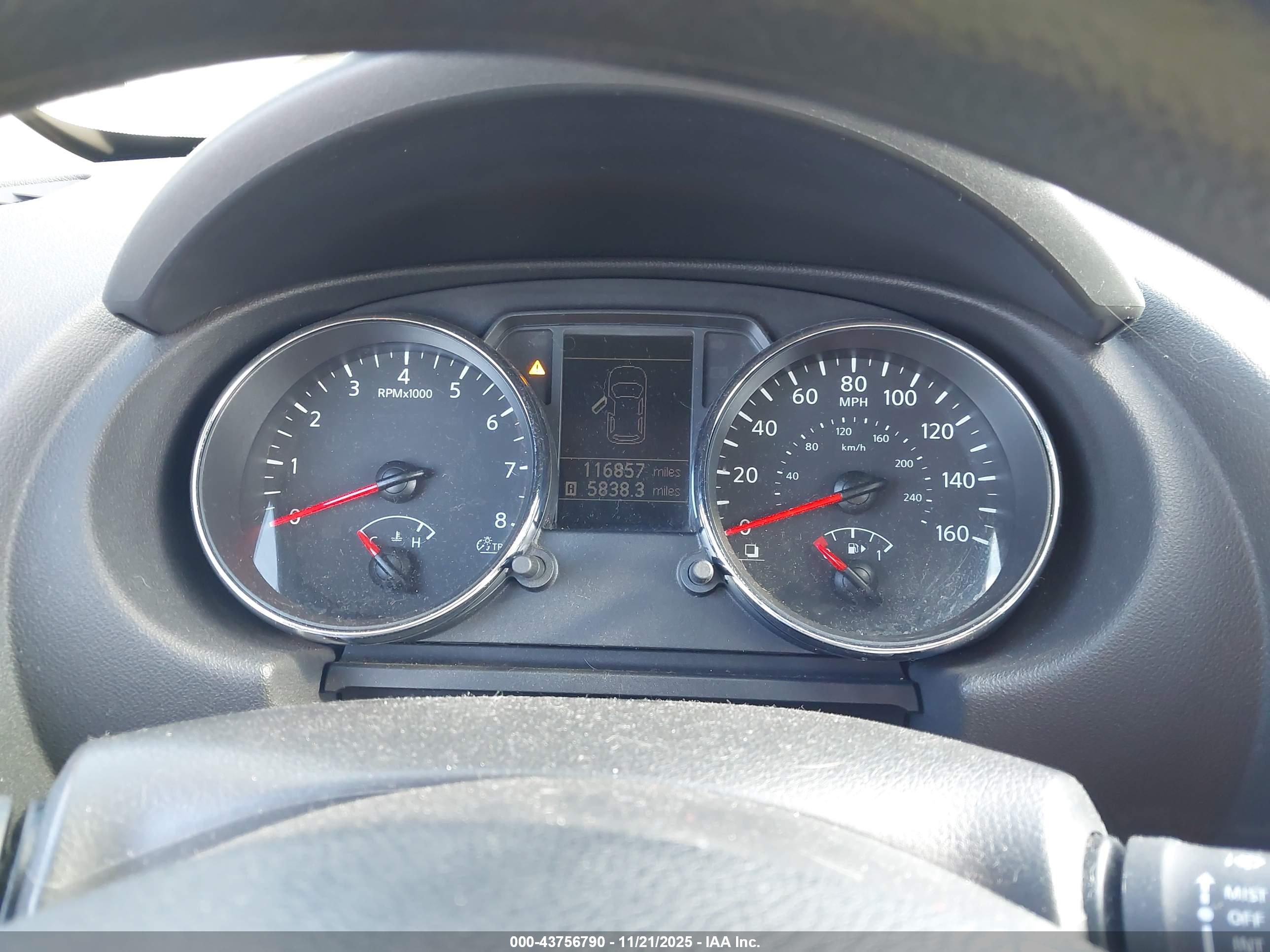 NISSAN ROGUE image 7