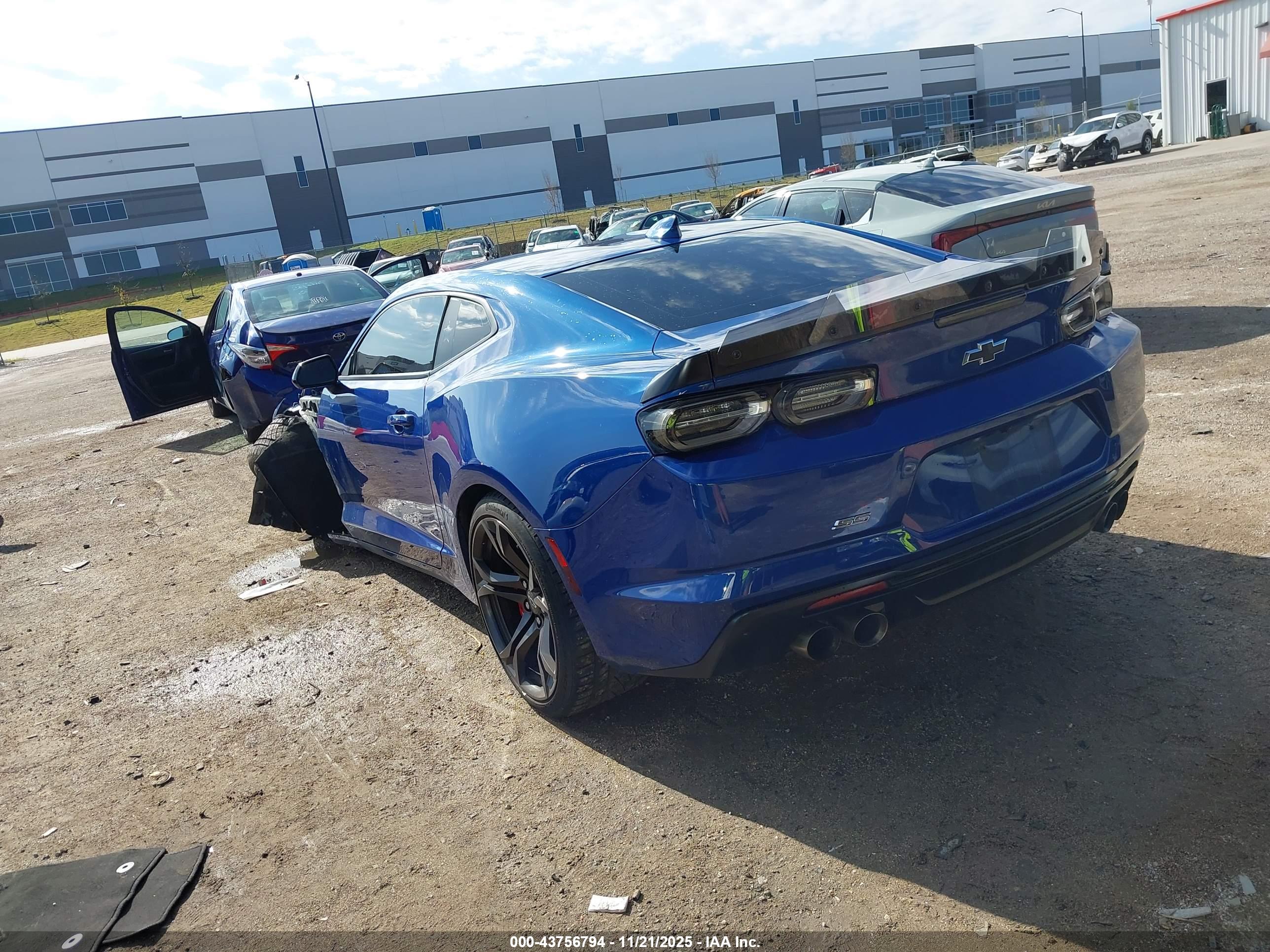 CHEVROLET CAMARO image 3