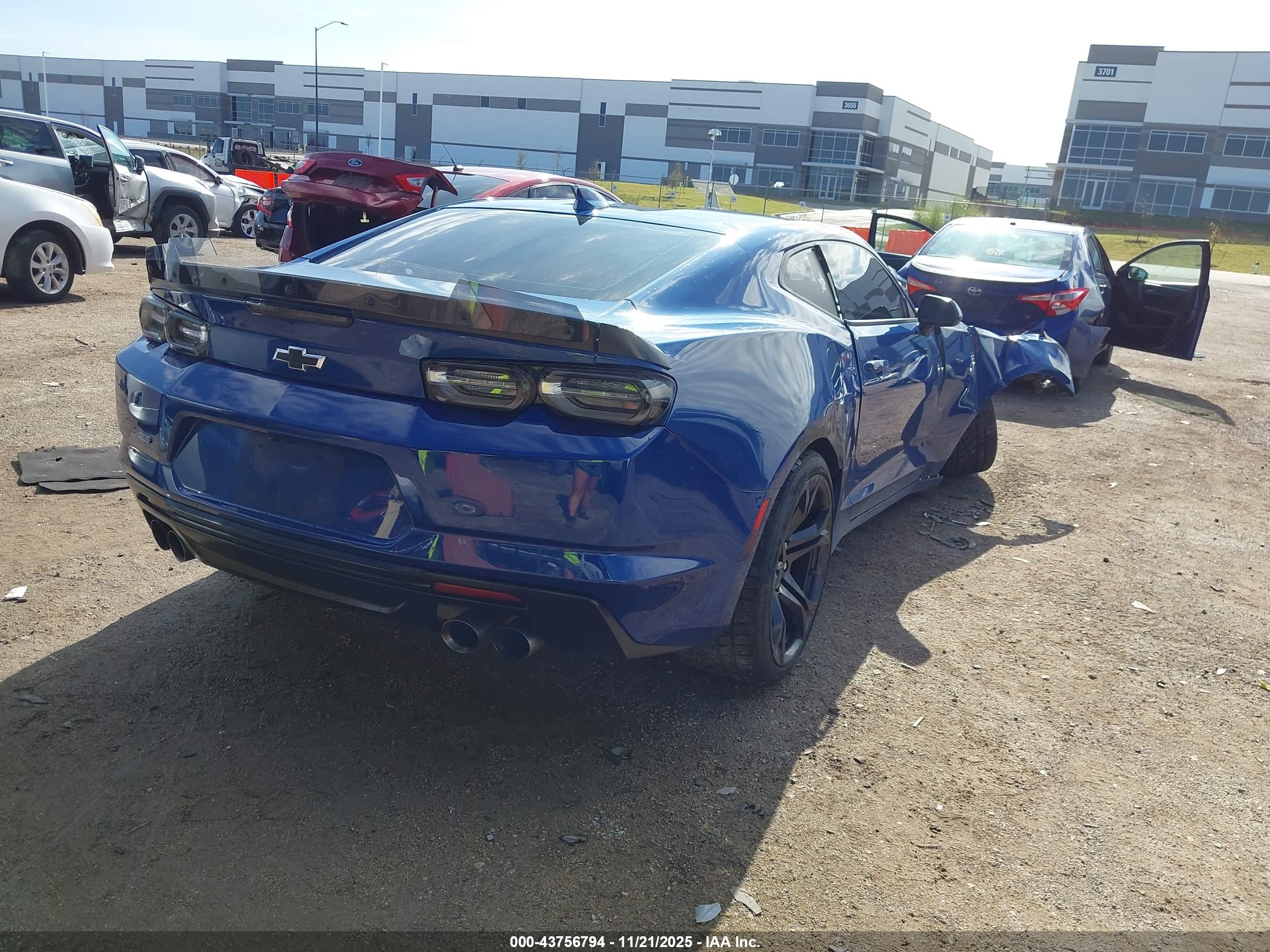 CHEVROLET CAMARO image 4