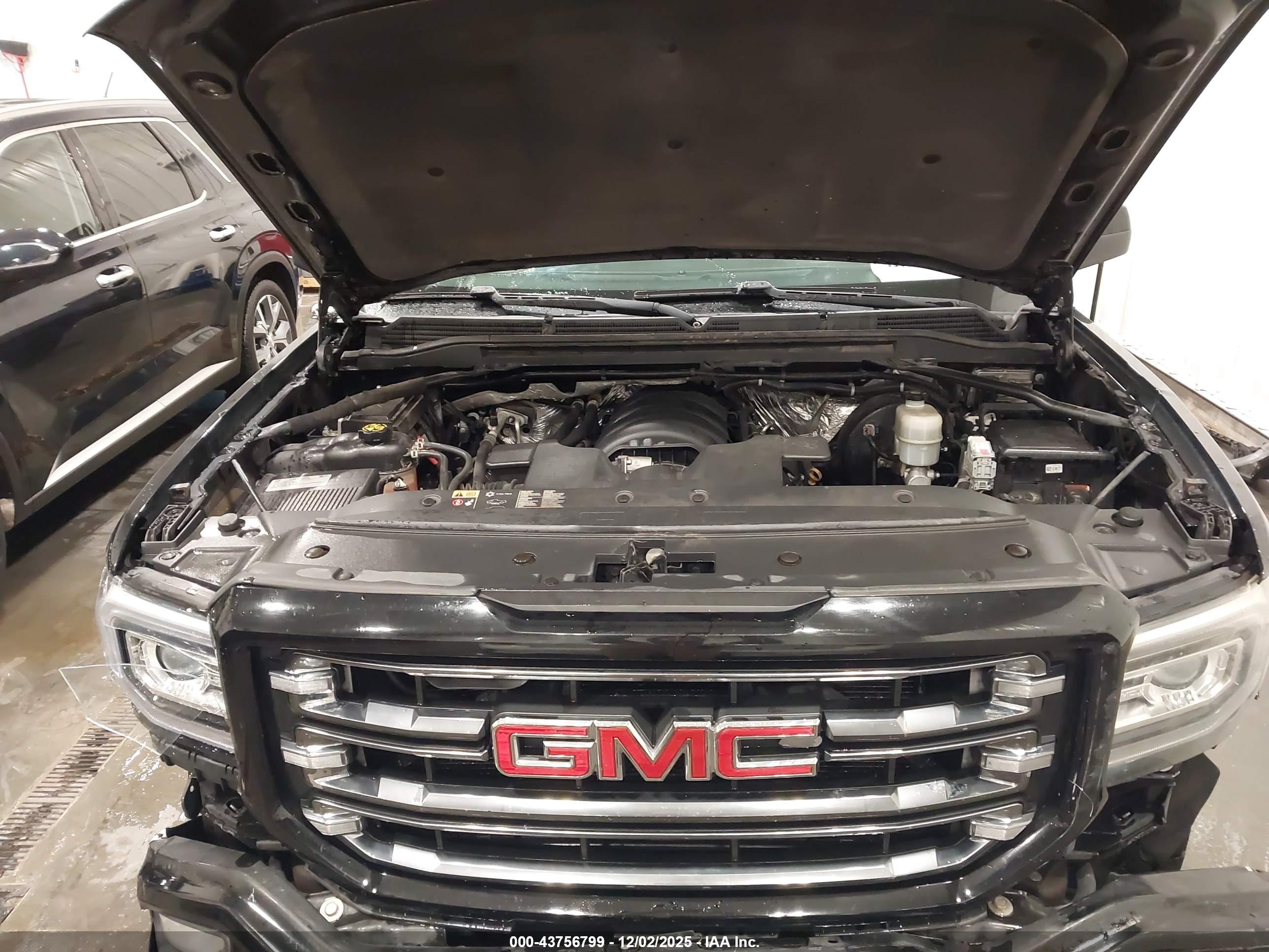 GMC SIERRA image 10
