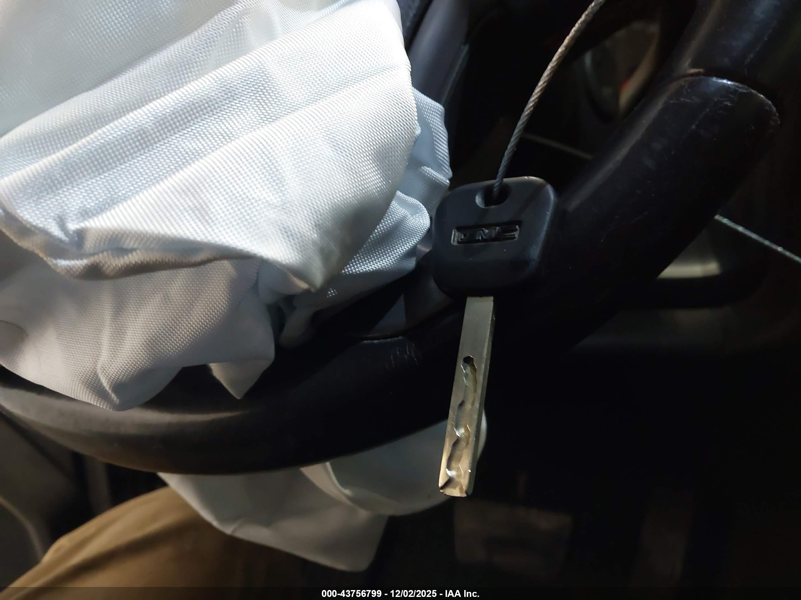 GMC SIERRA image 11