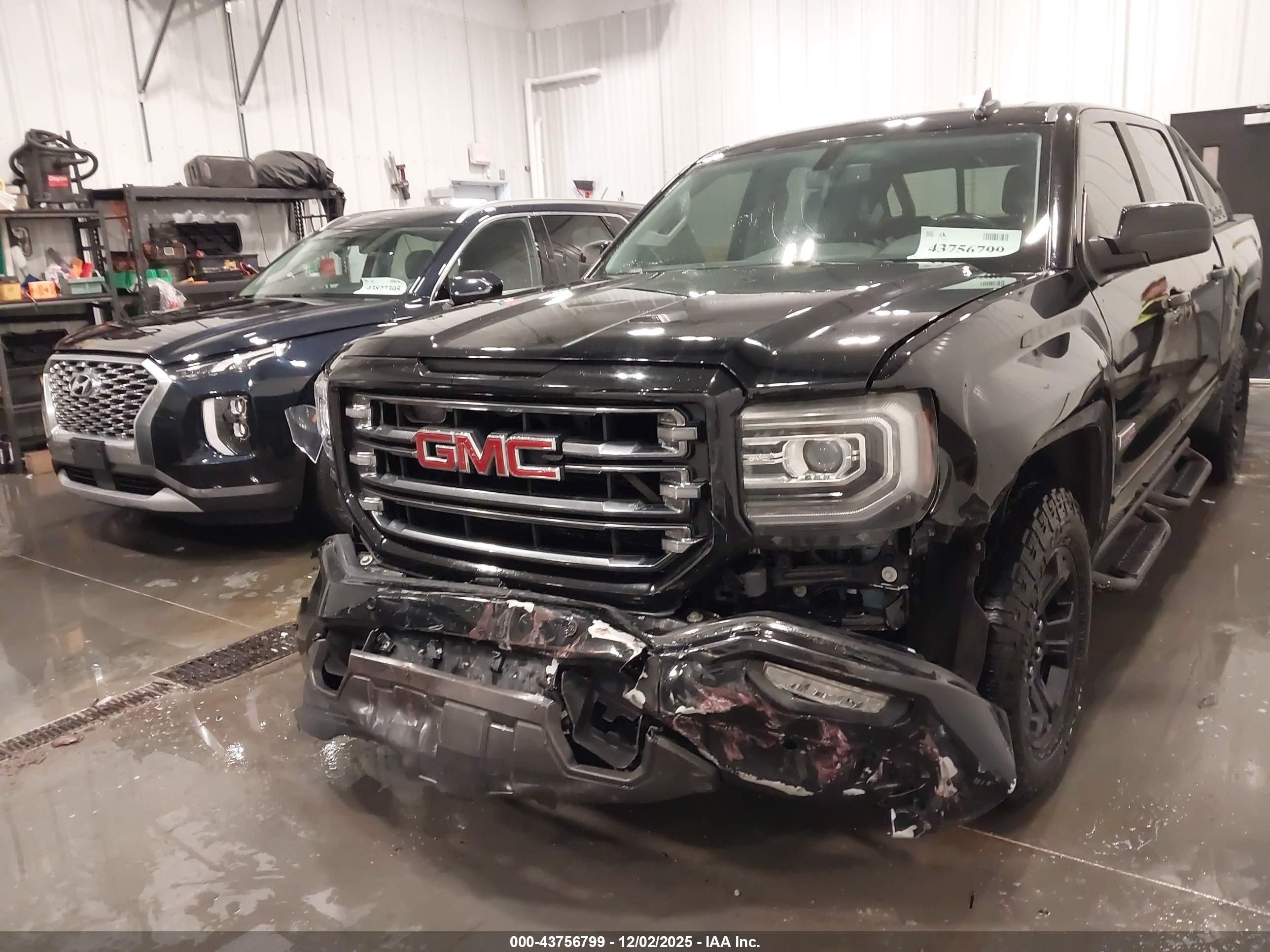 GMC SIERRA image 6
