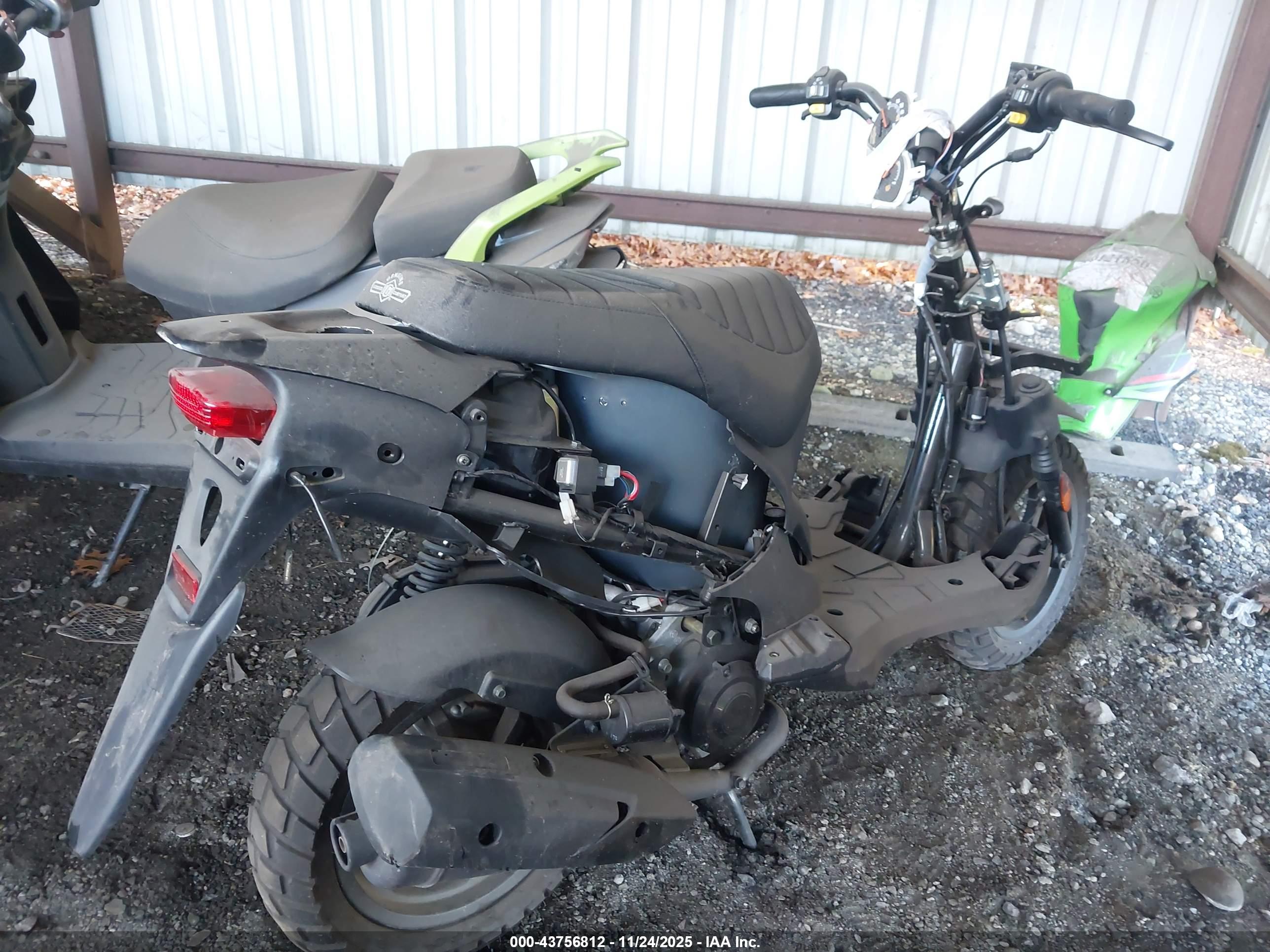 GENUINE SCOOTER image 4