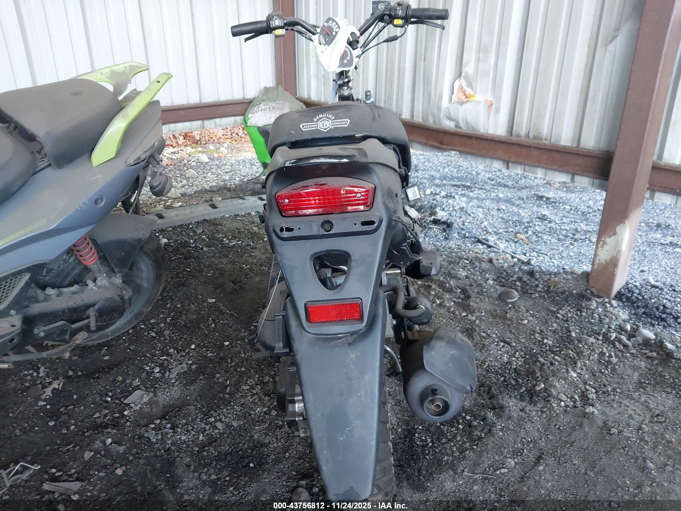 GENUINE SCOOTER image 6