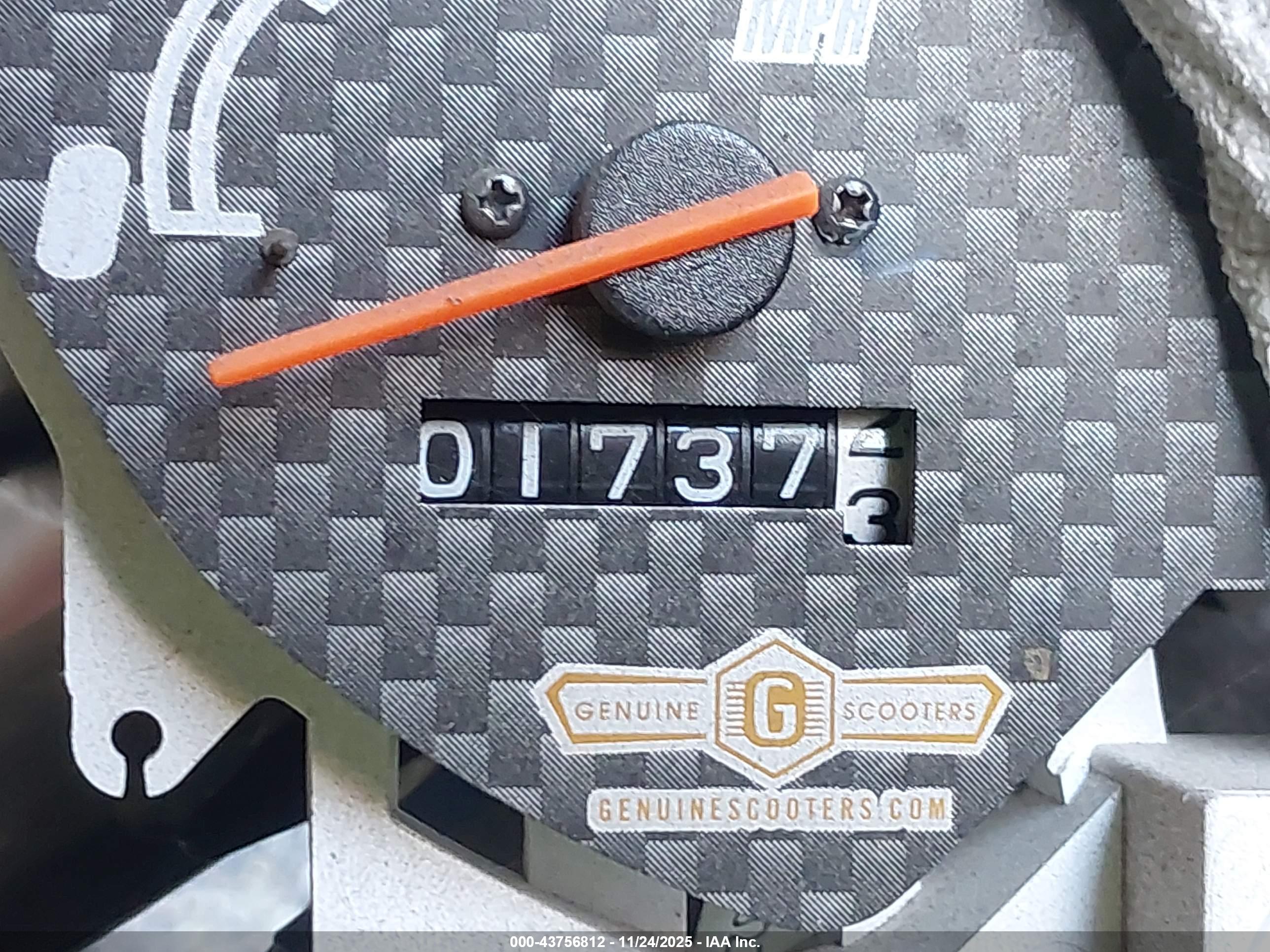 GENUINE SCOOTER image 7