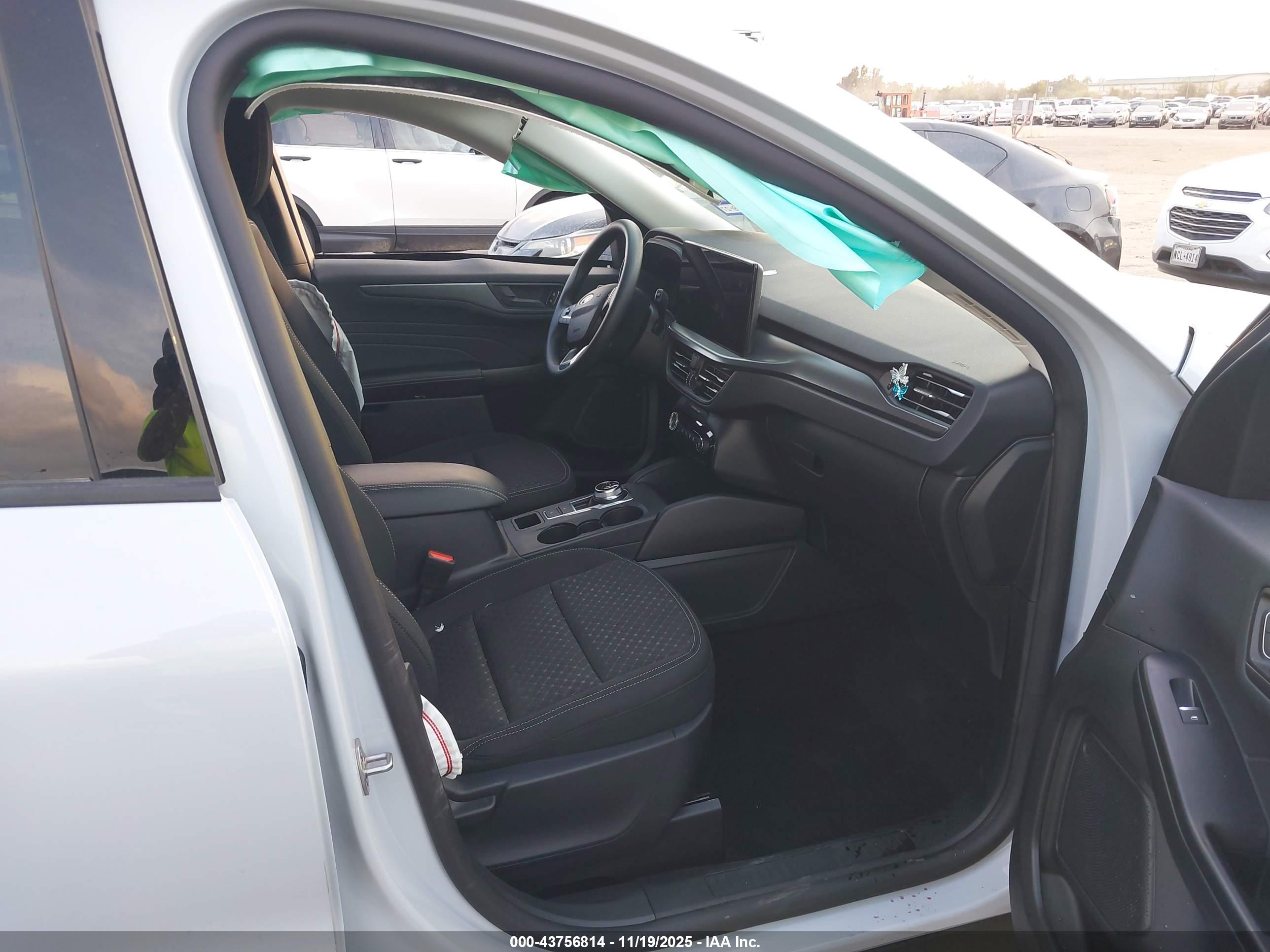 FORD ESCAPE image 5