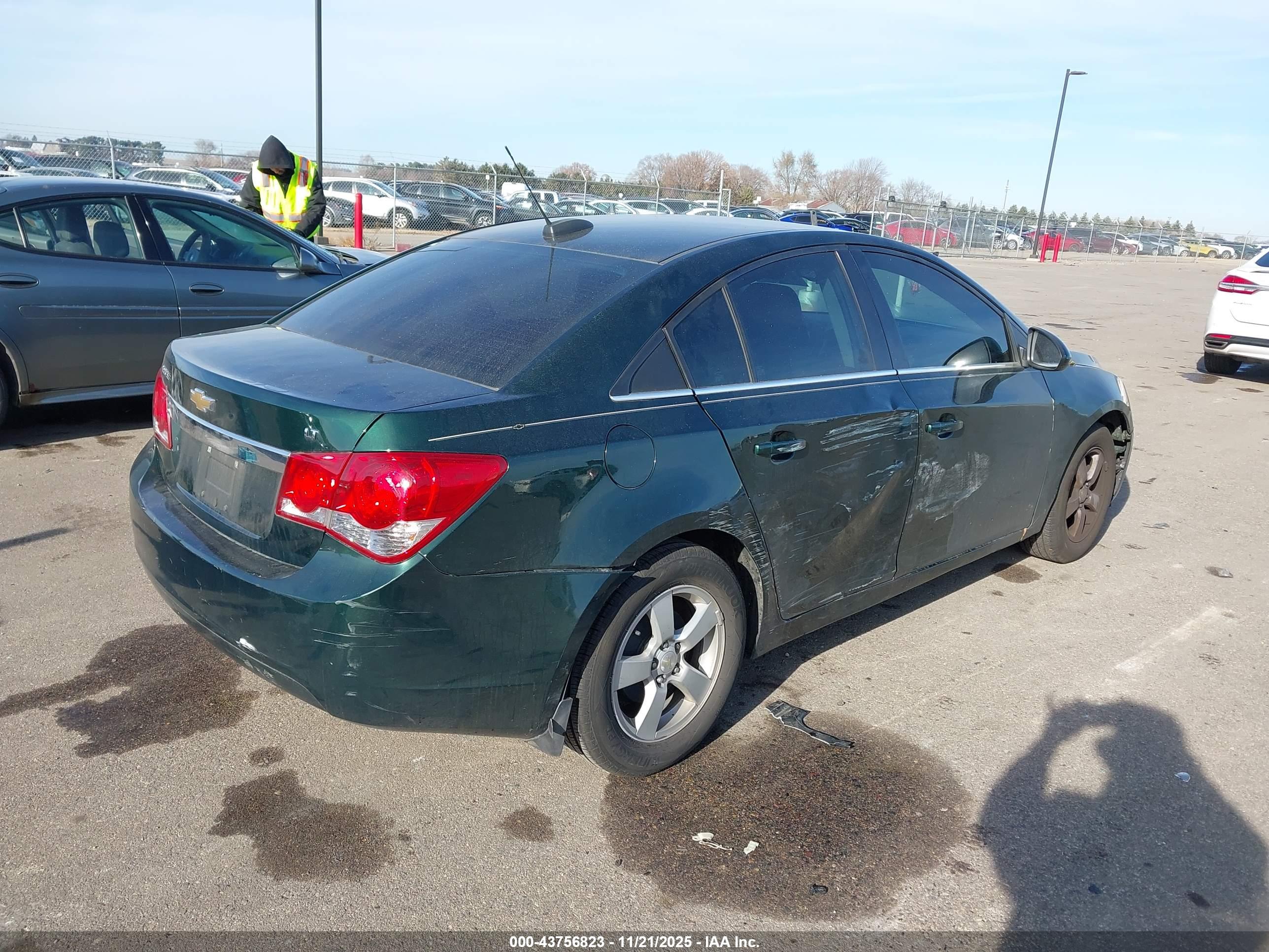 CHEVROLET CRUZE image 4