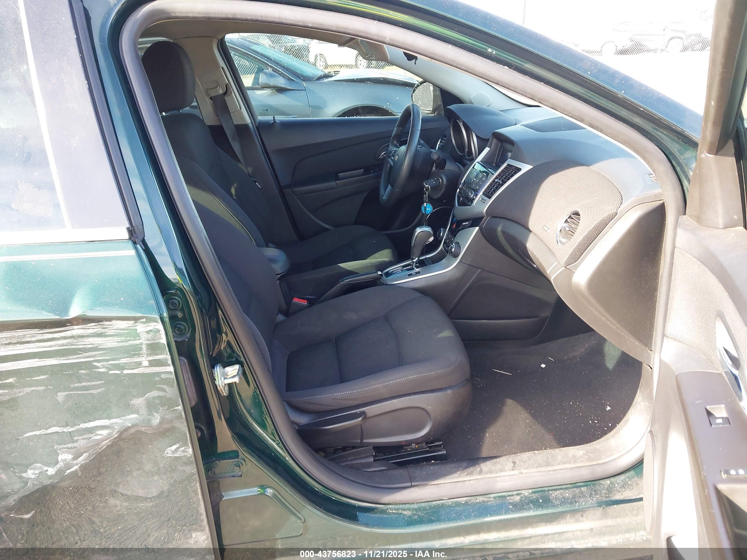 CHEVROLET CRUZE image 5
