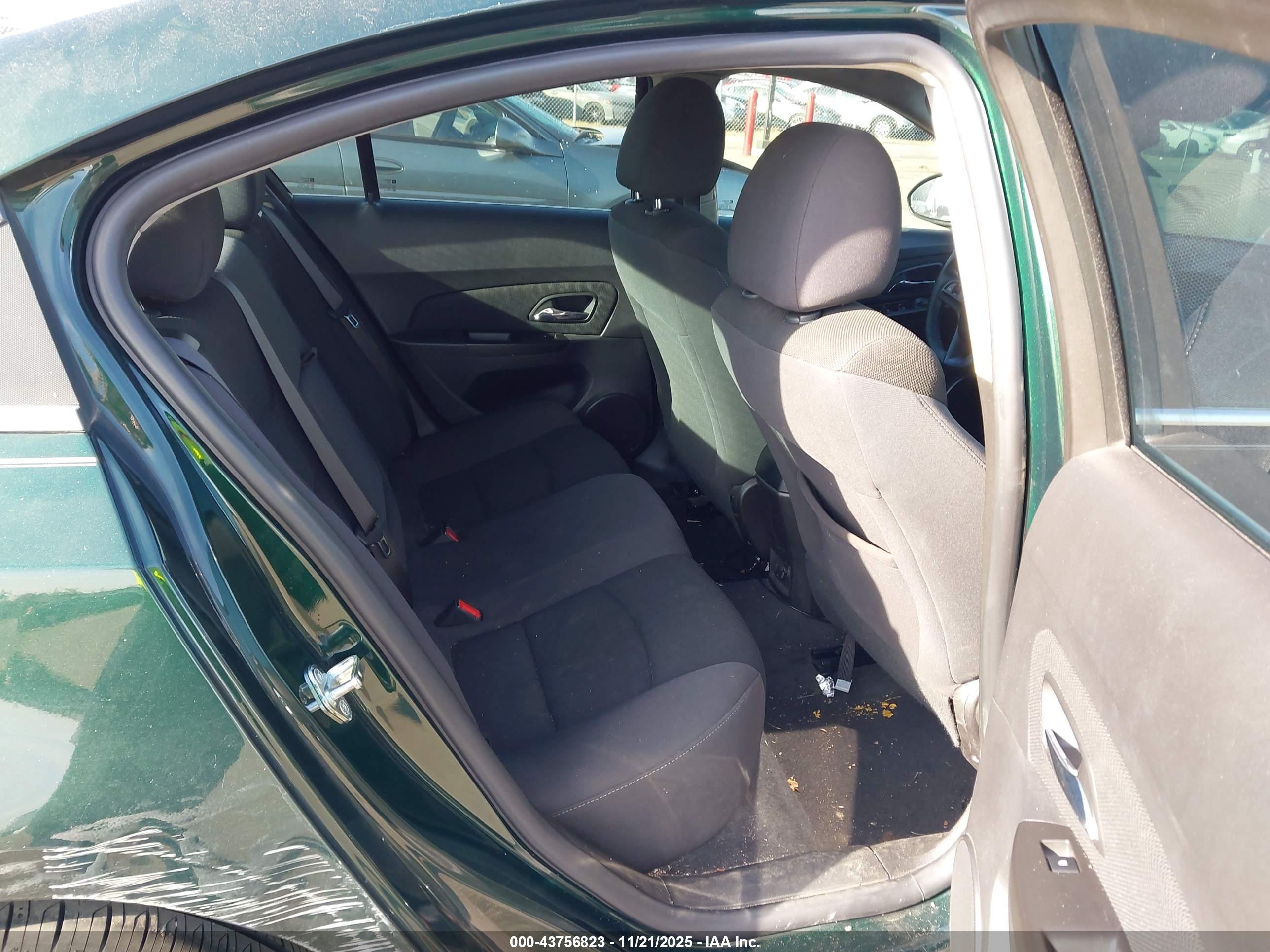CHEVROLET CRUZE image 8
