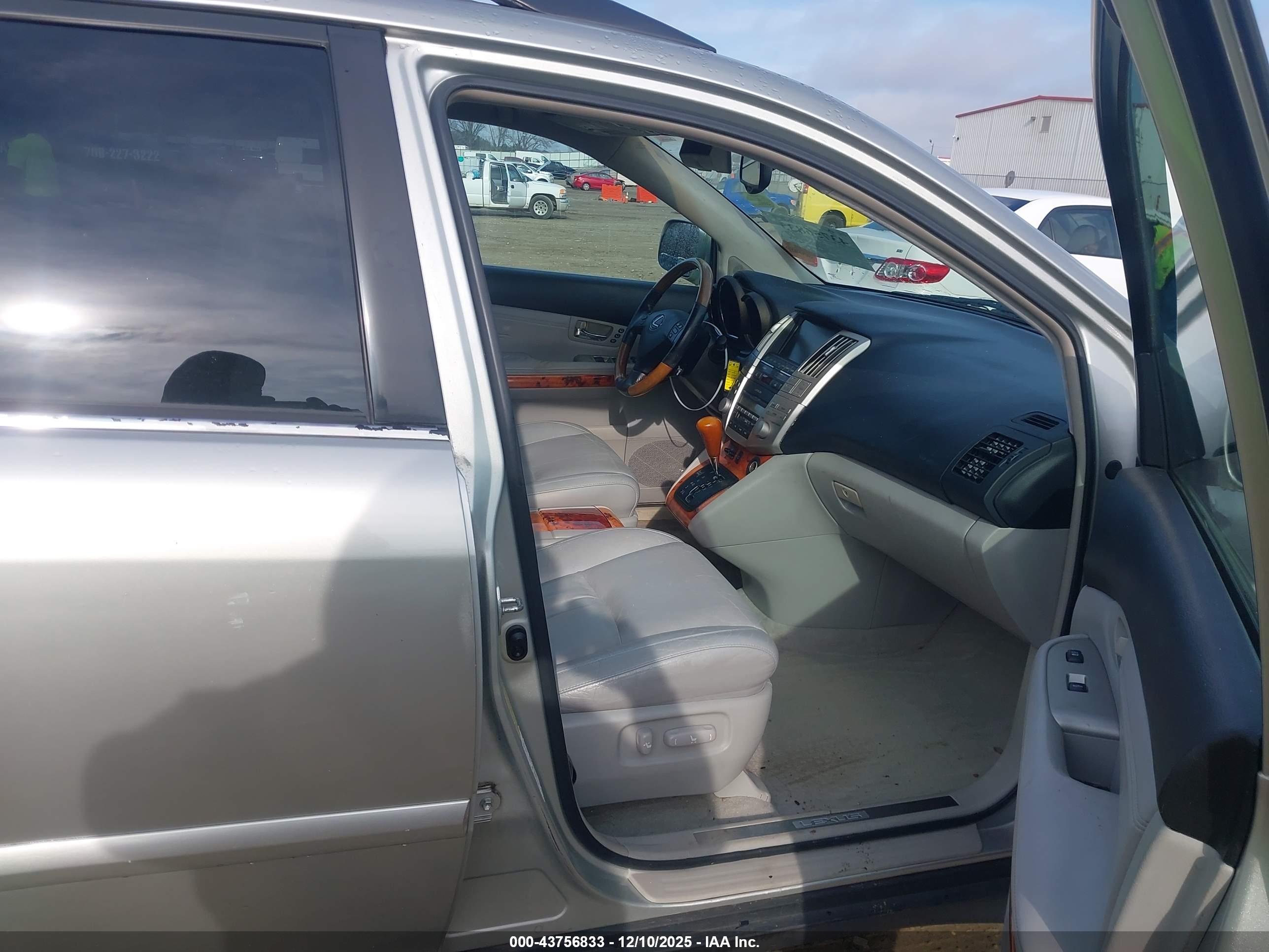 LEXUS RX image 5