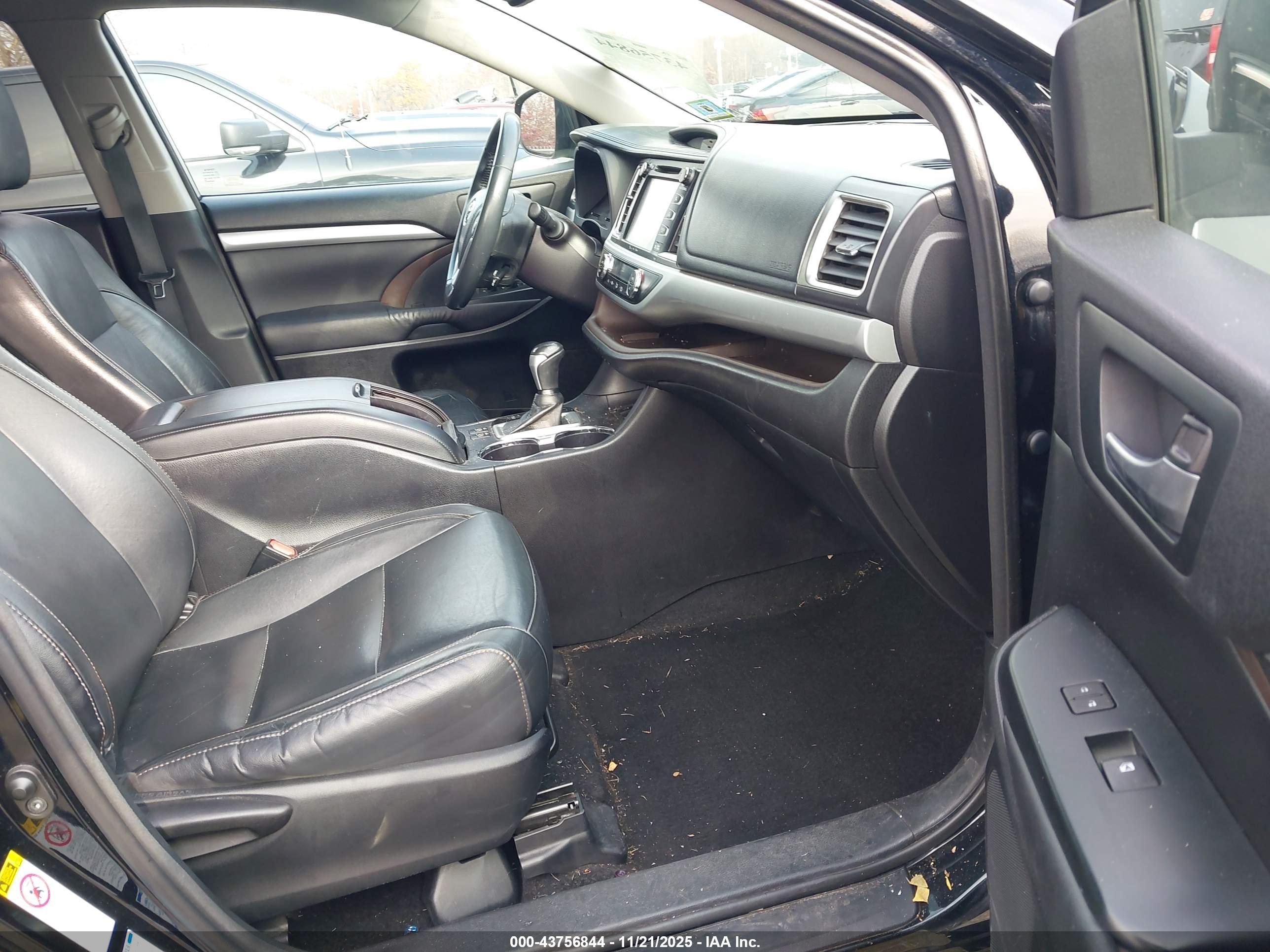 TOYOTA HIGHLANDER image 5