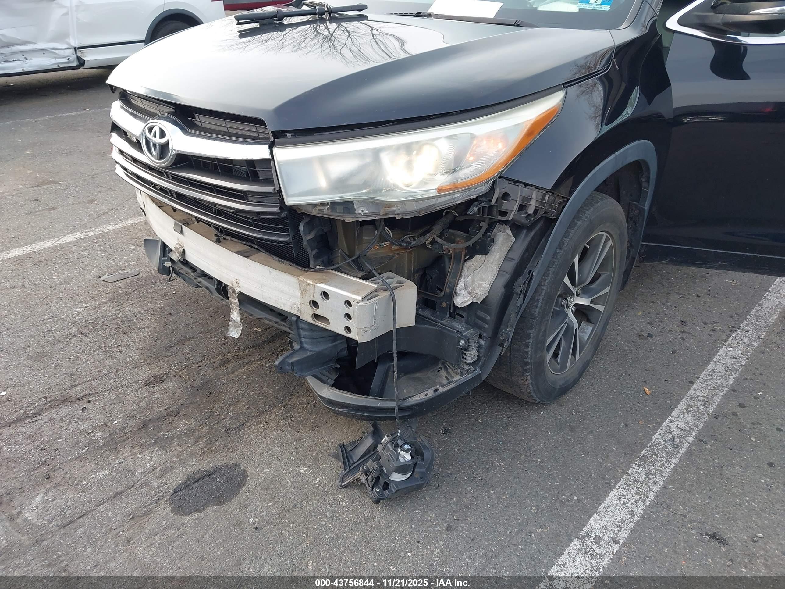 TOYOTA HIGHLANDER image 6