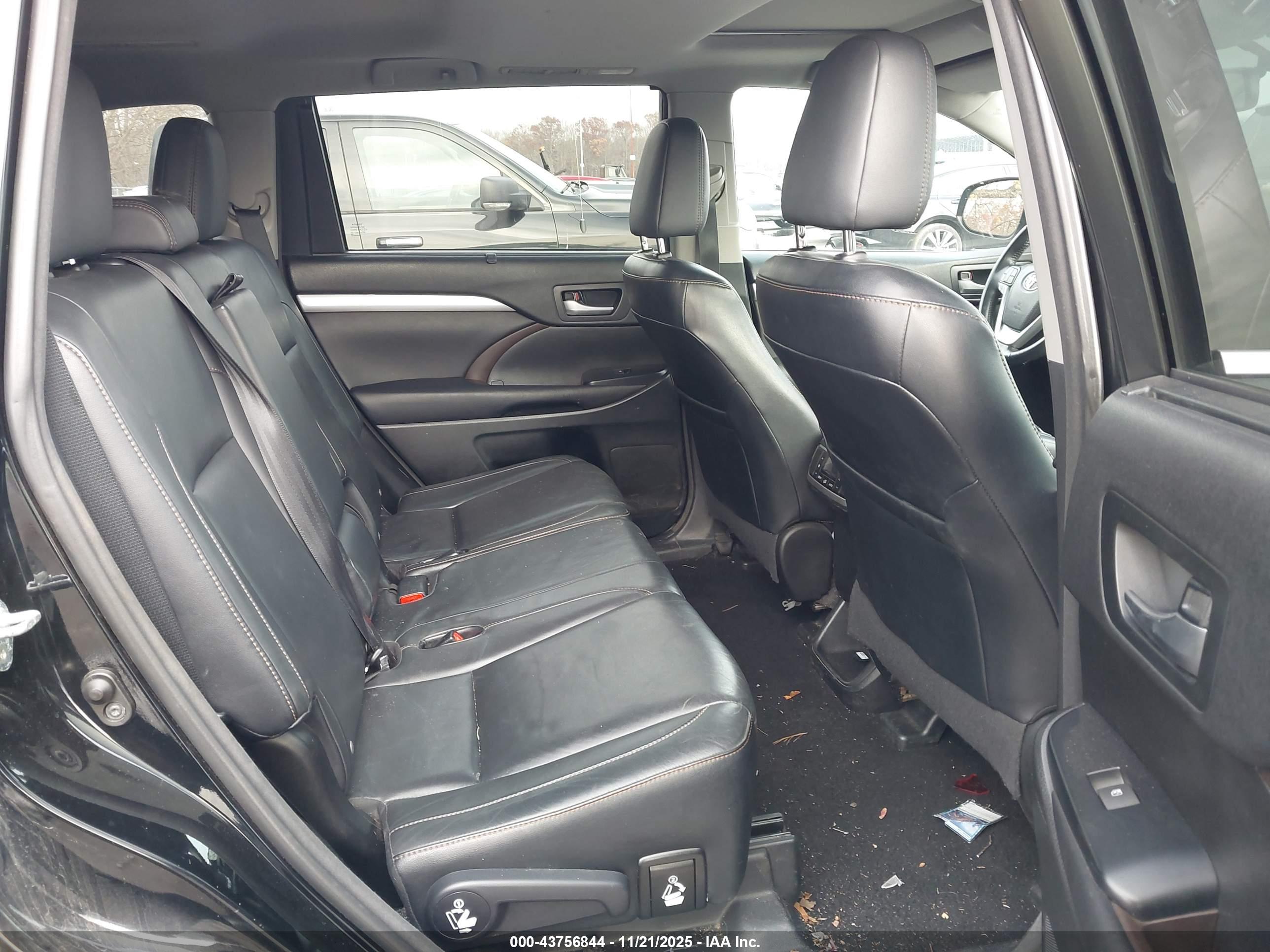 TOYOTA HIGHLANDER image 8