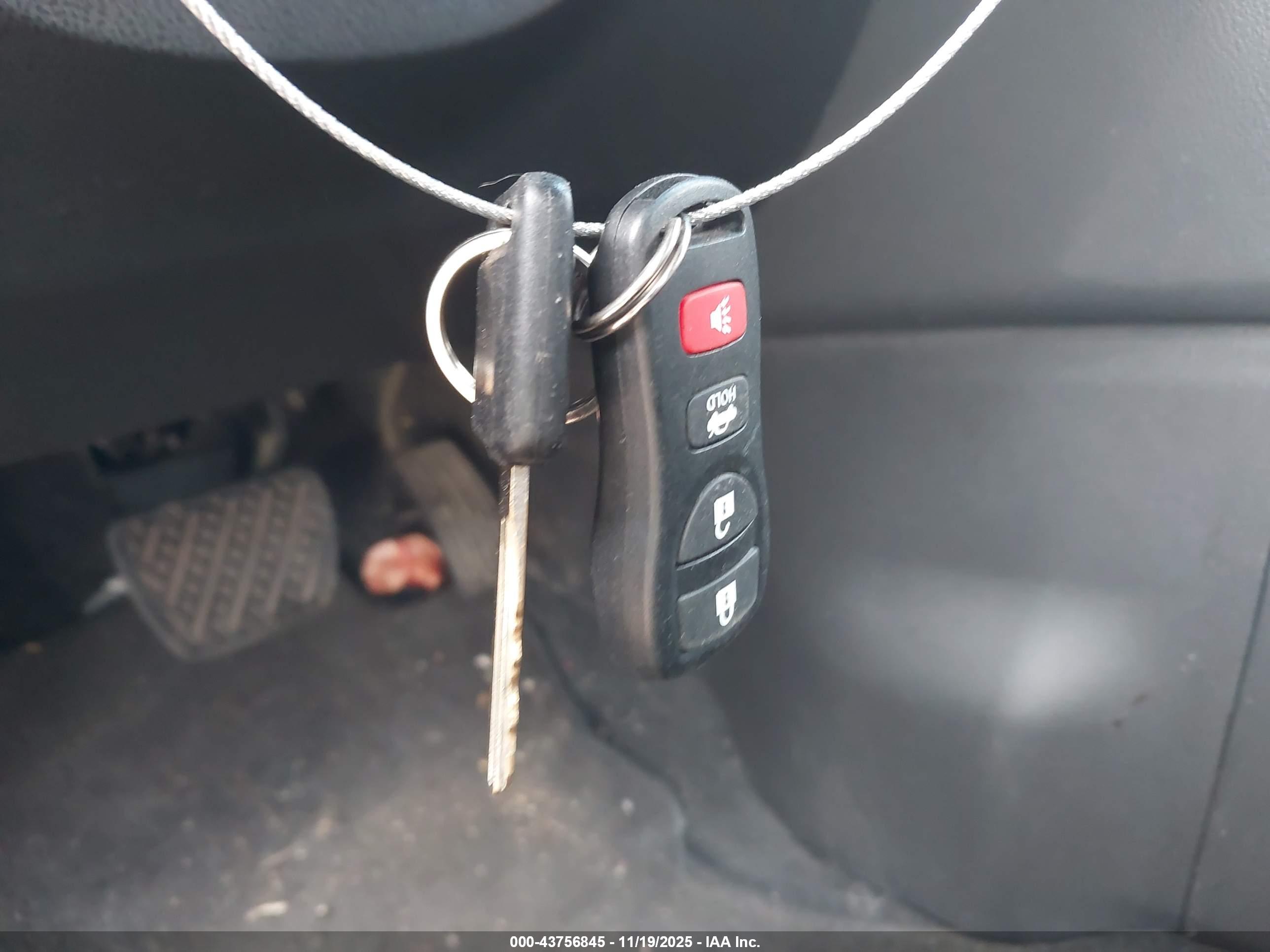 NISSAN ROGUE image 11