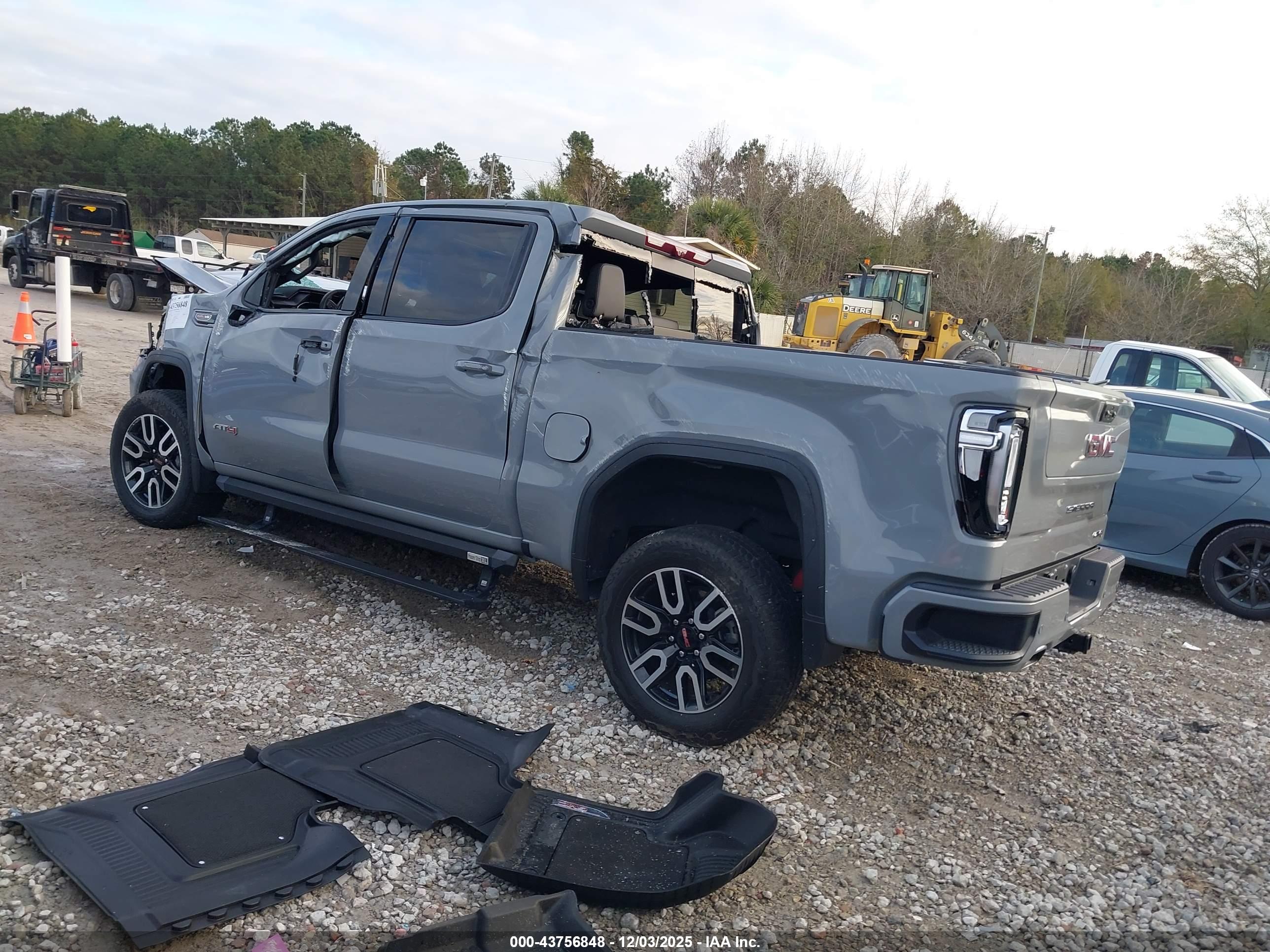 GMC SIERRA image 3
