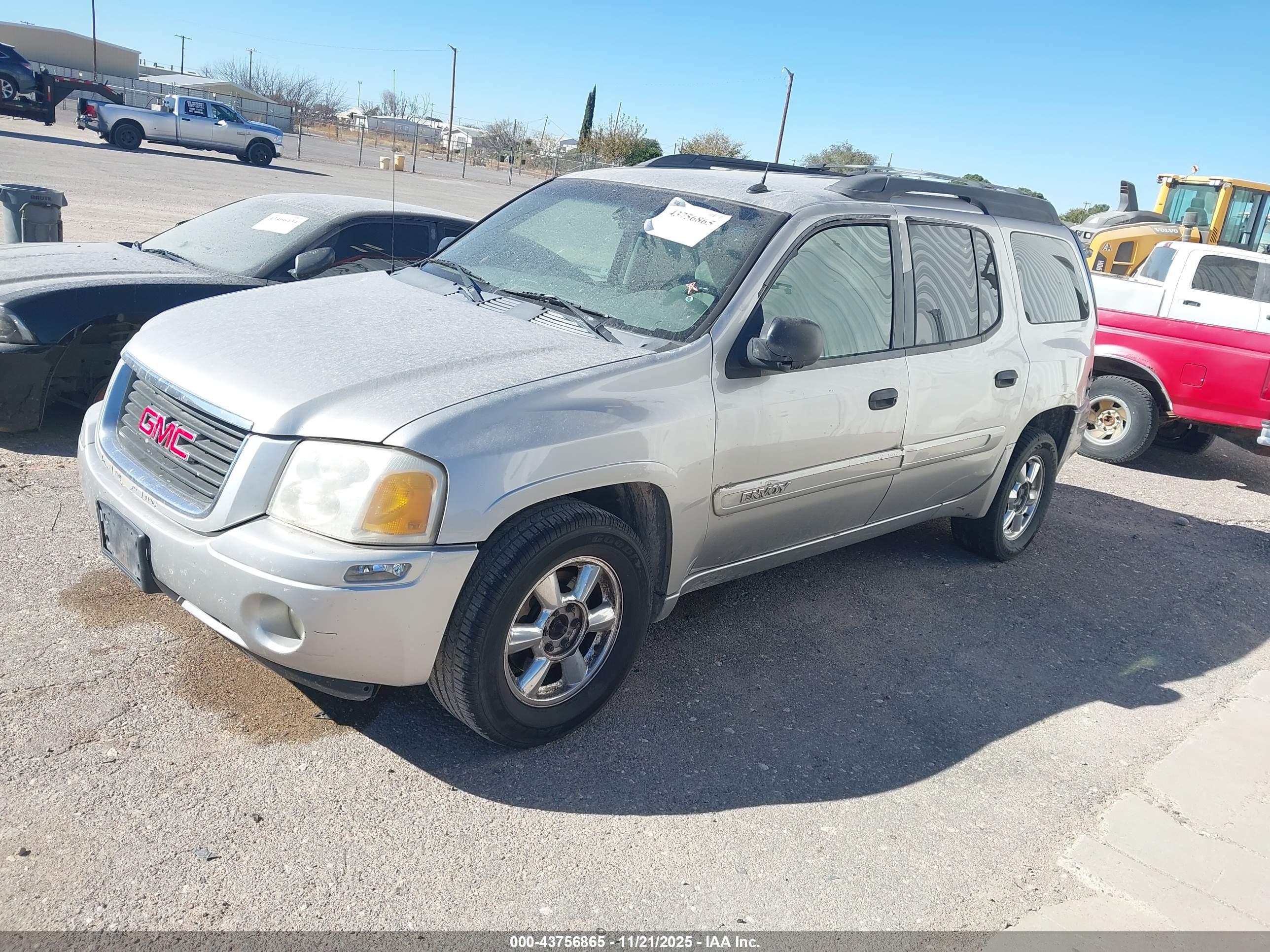 GMC ENVOY image 2