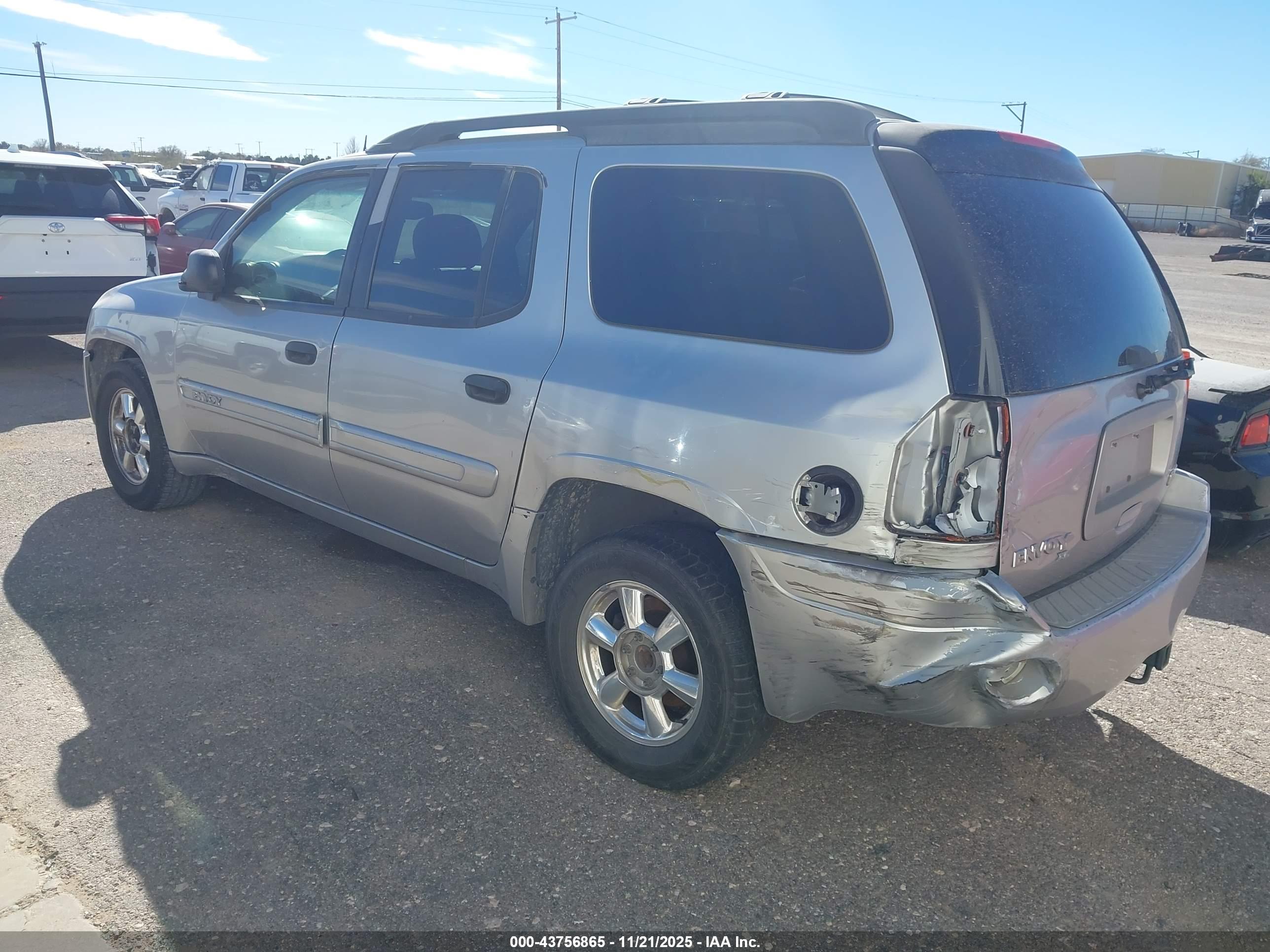 GMC ENVOY image 3