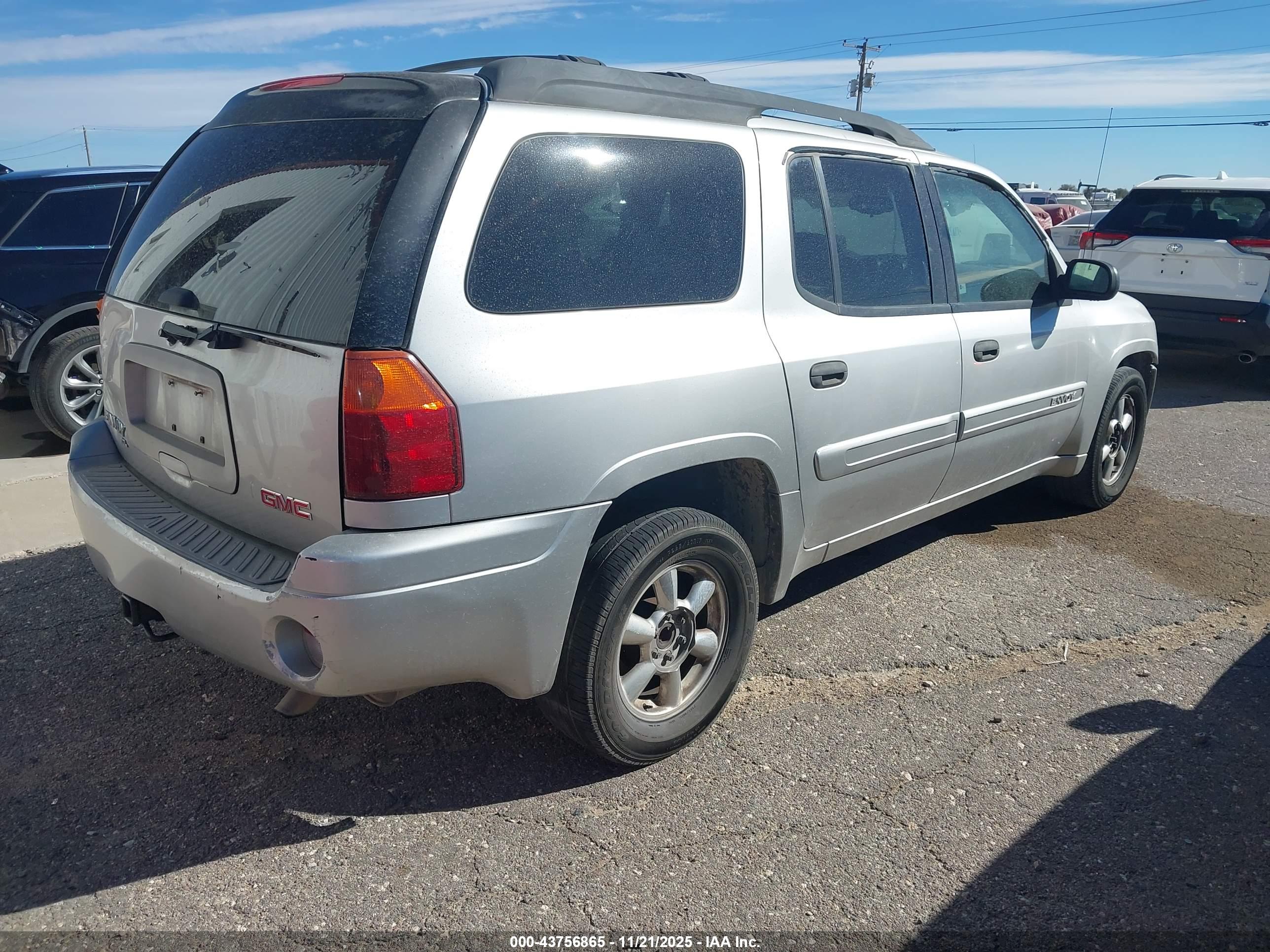 GMC ENVOY image 4
