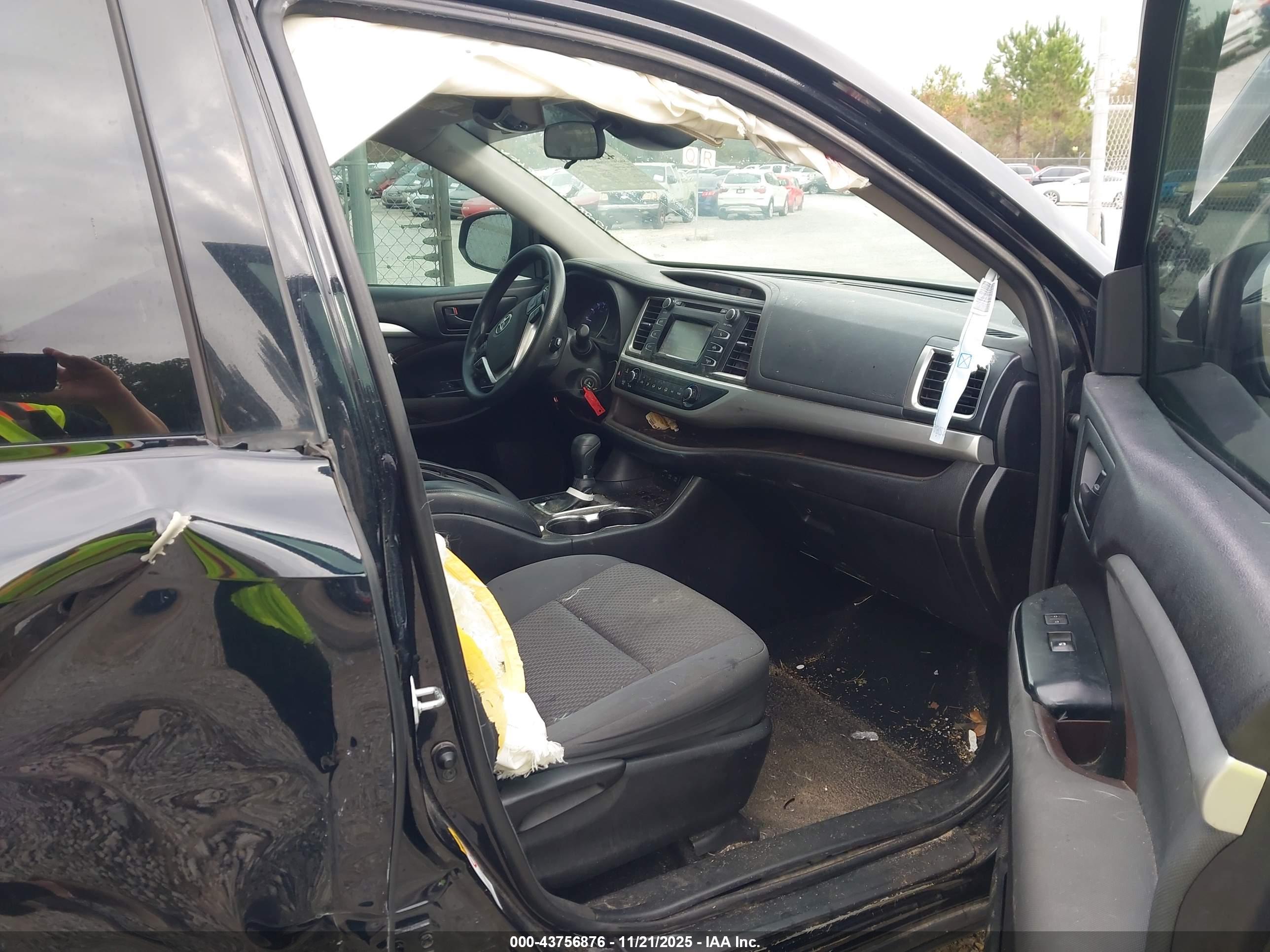 TOYOTA HIGHLANDER image 5