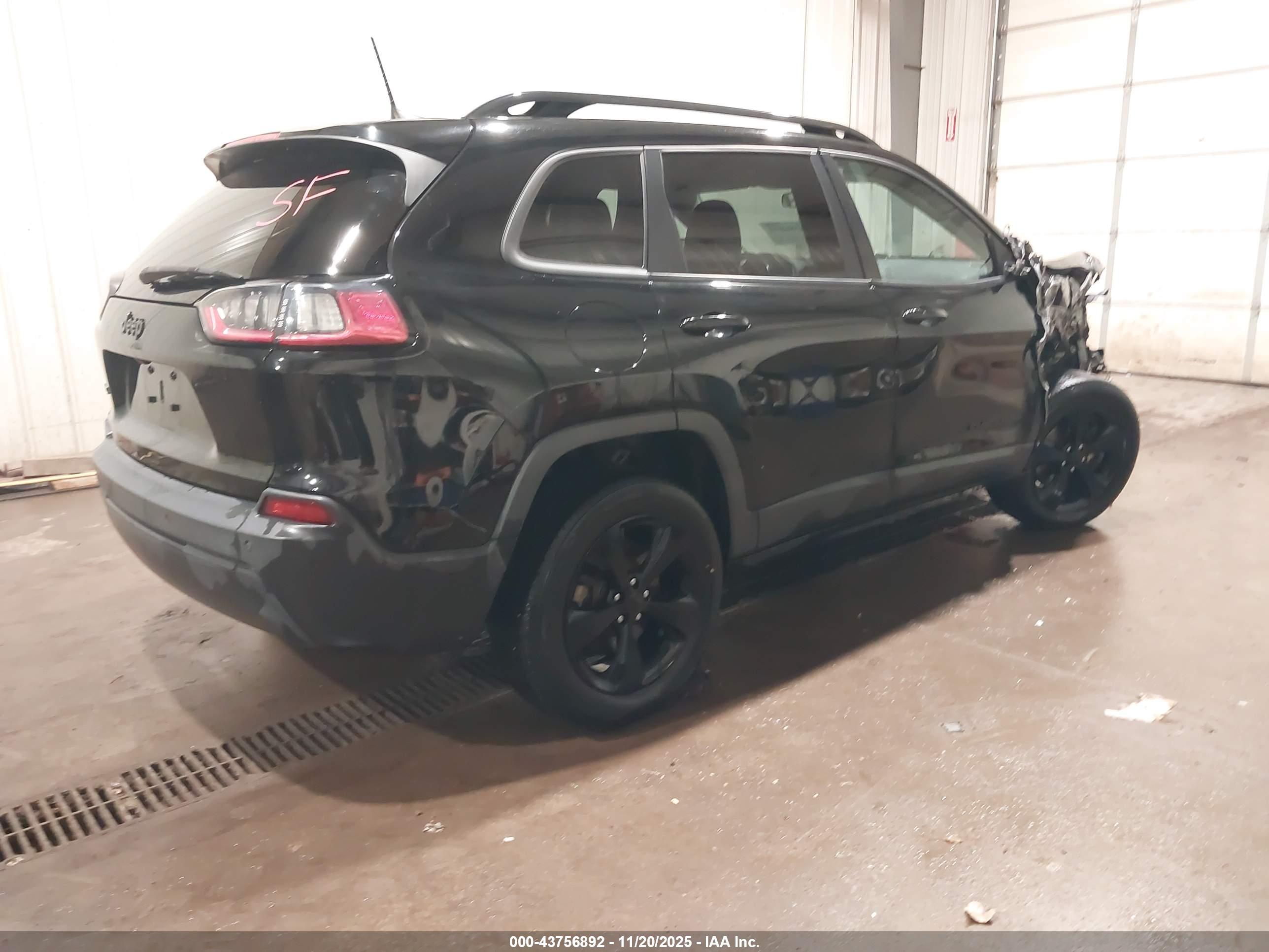 JEEP CHEROKEE image 4
