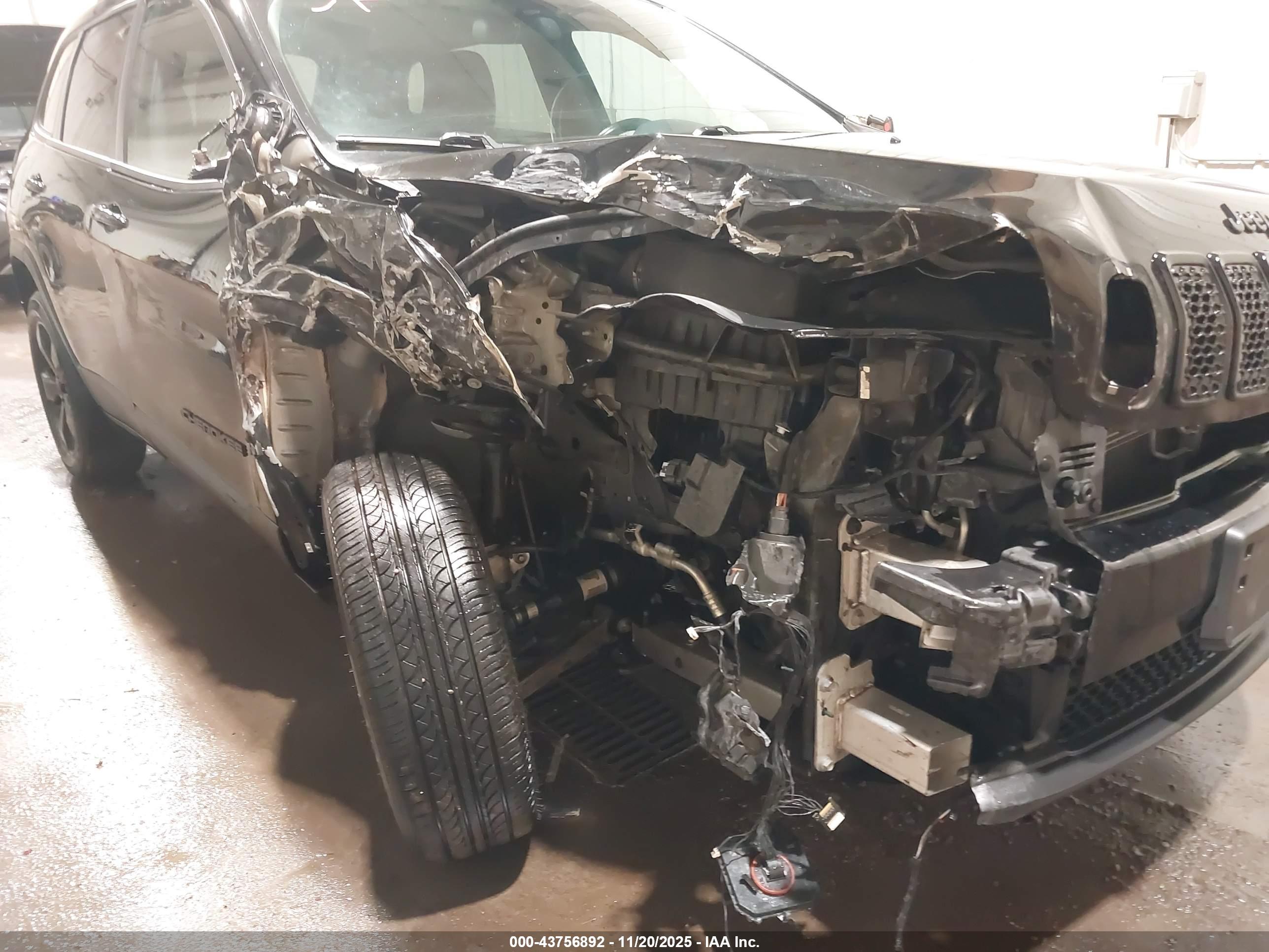 JEEP CHEROKEE image 6