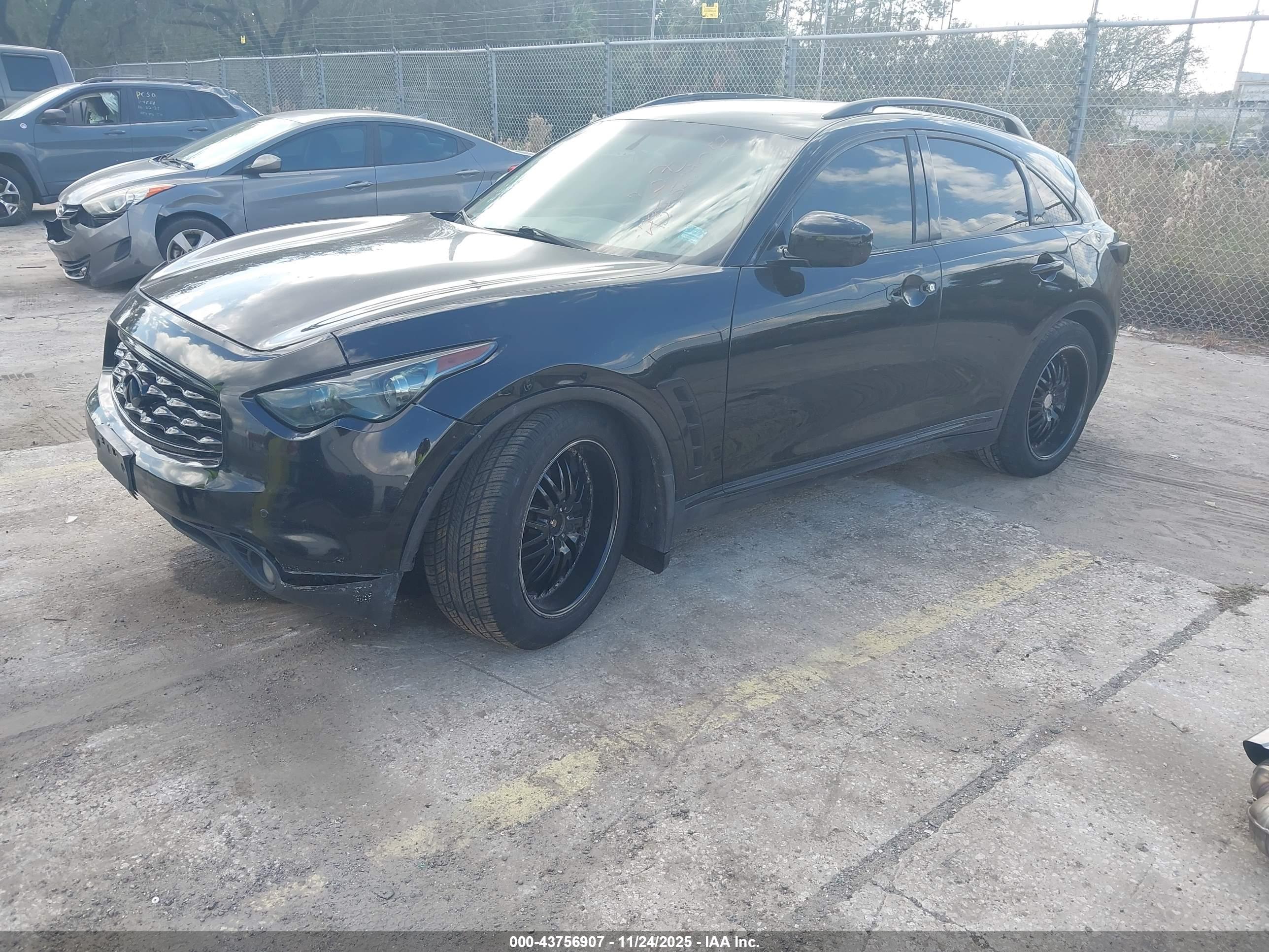 INFINITI FX35 image 2