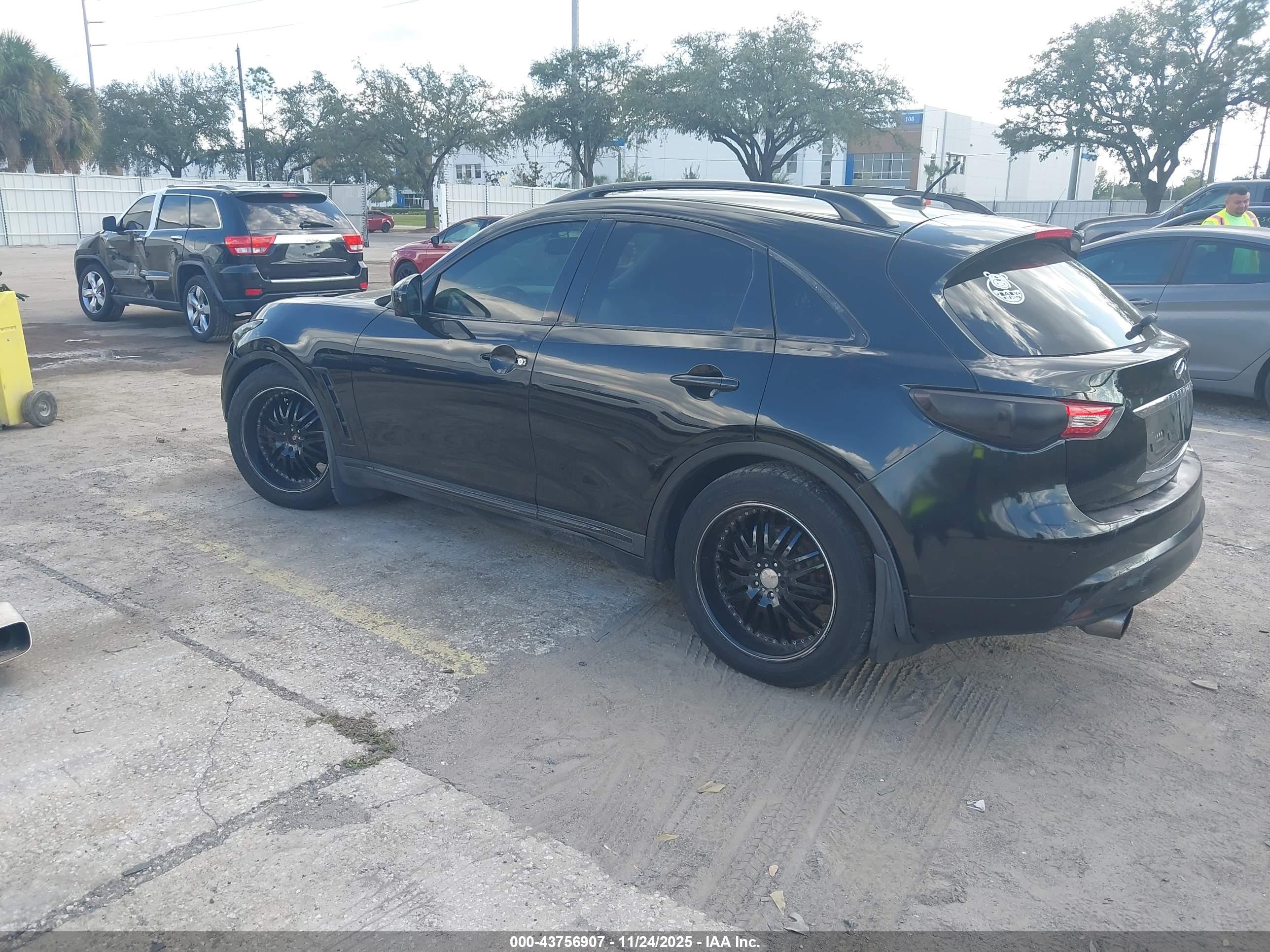 INFINITI FX35 image 3