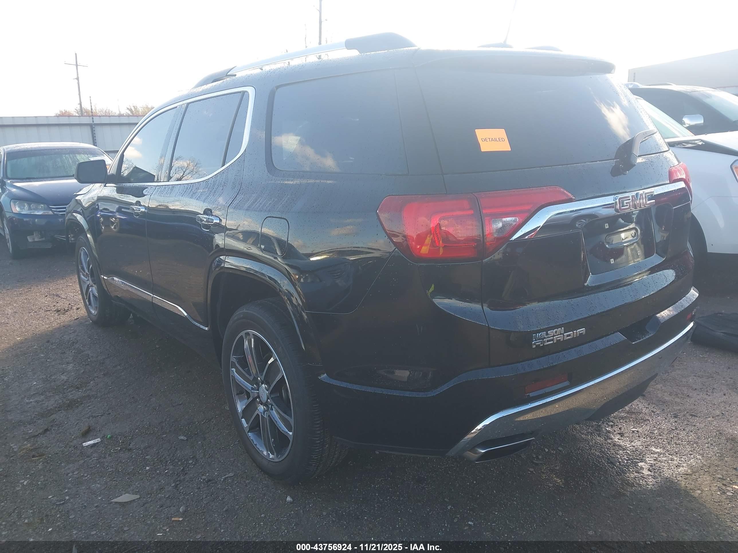 GMC ACADIA image 3