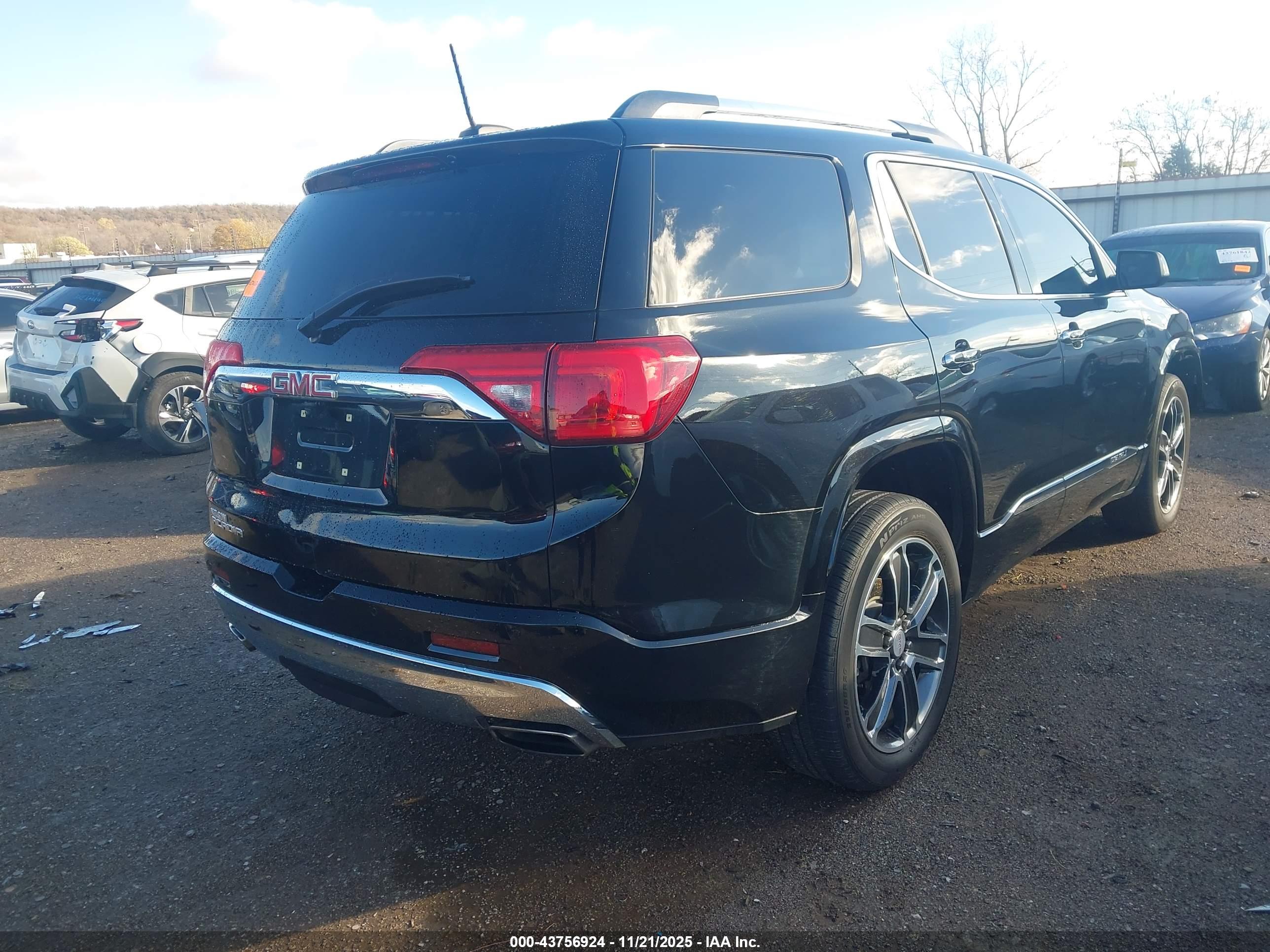 GMC ACADIA image 4