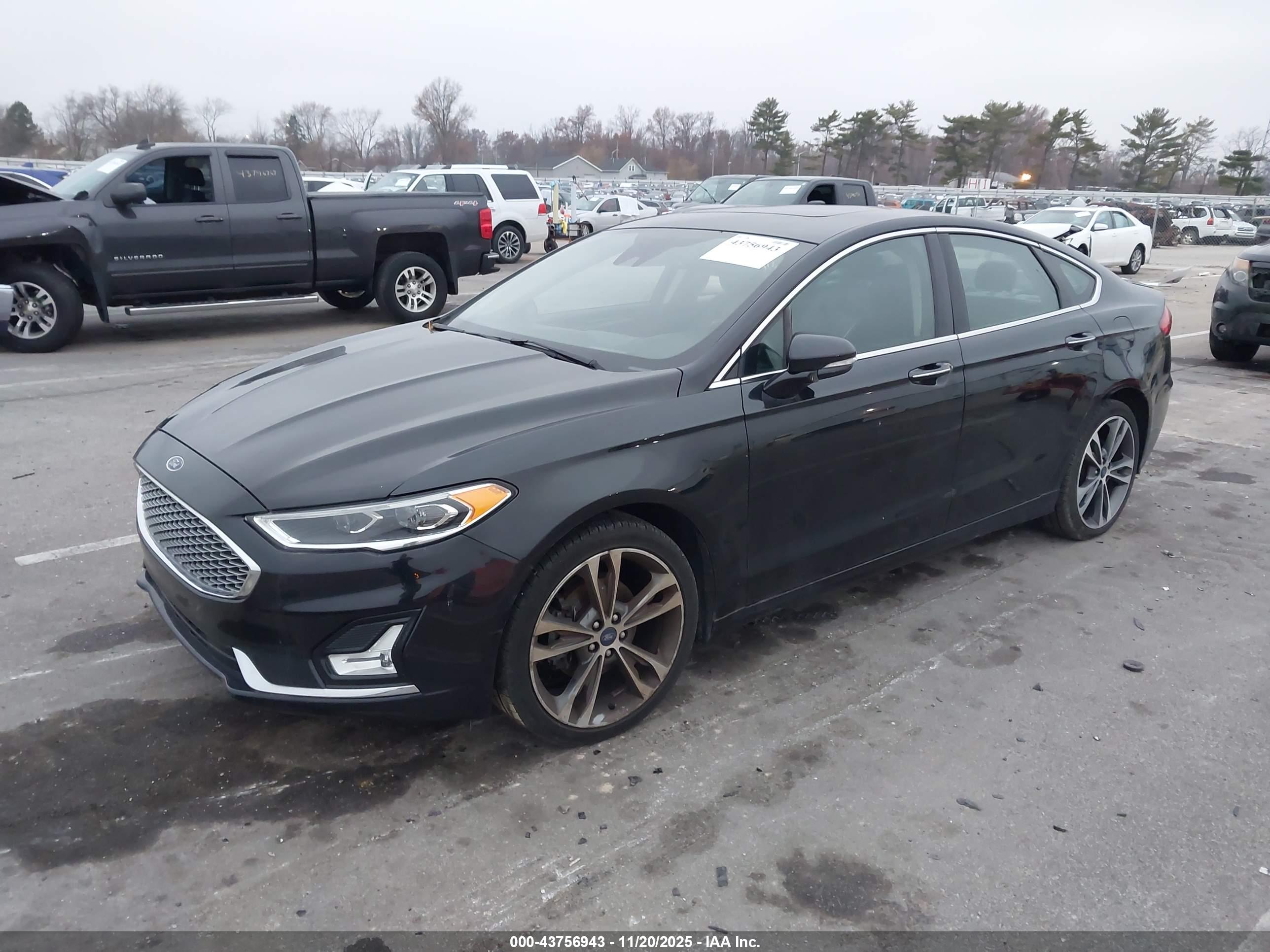 FORD FUSION image 2