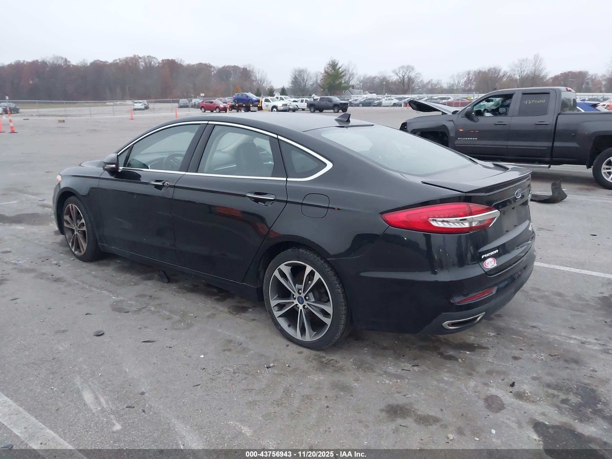 FORD FUSION image 3