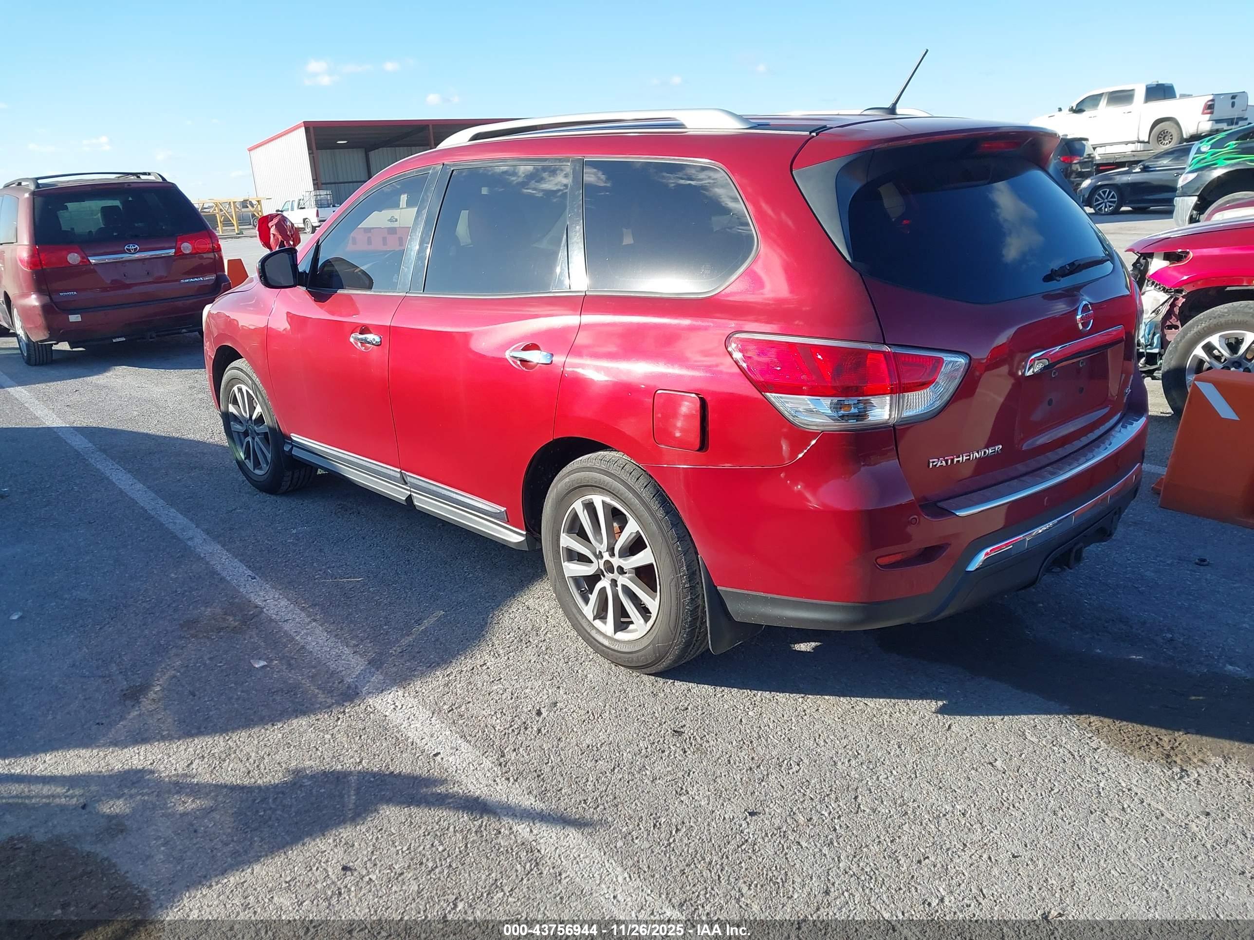 NISSAN PATHFINDER image 3