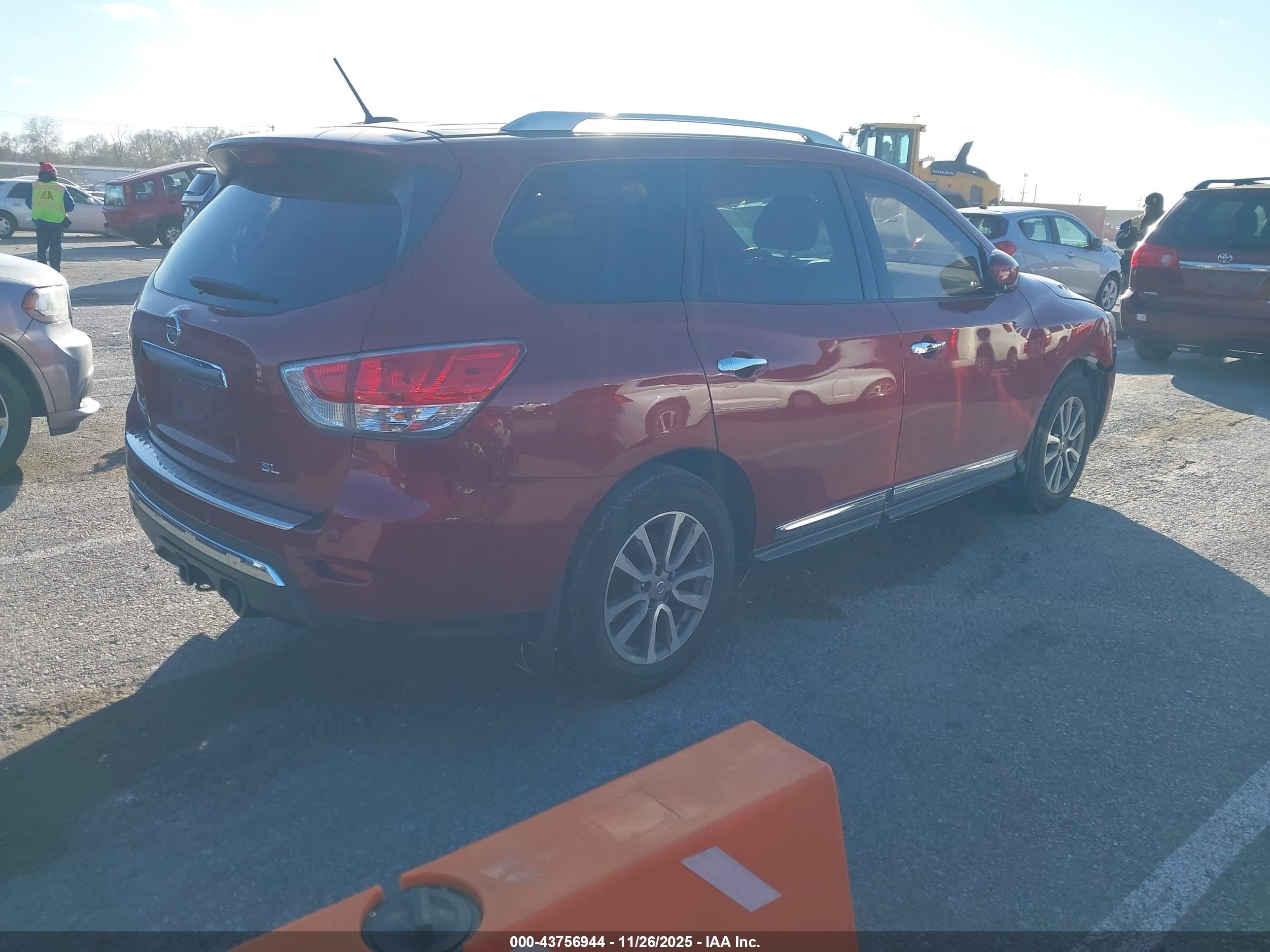NISSAN PATHFINDER image 4