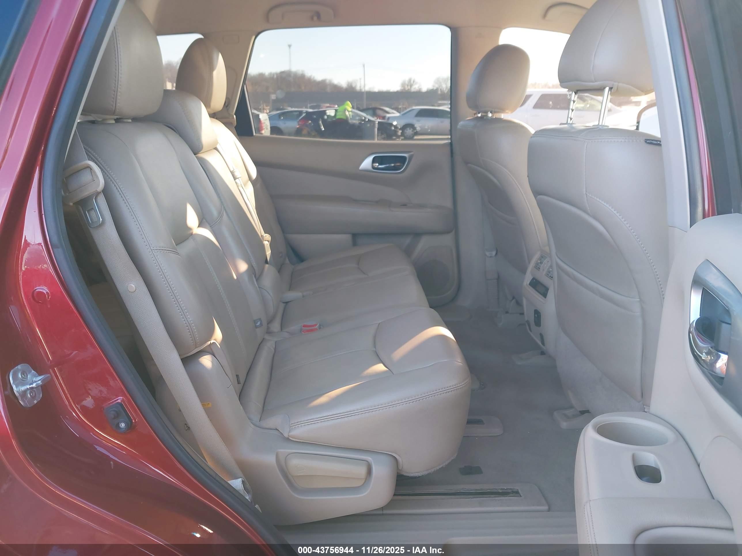 NISSAN PATHFINDER image 8