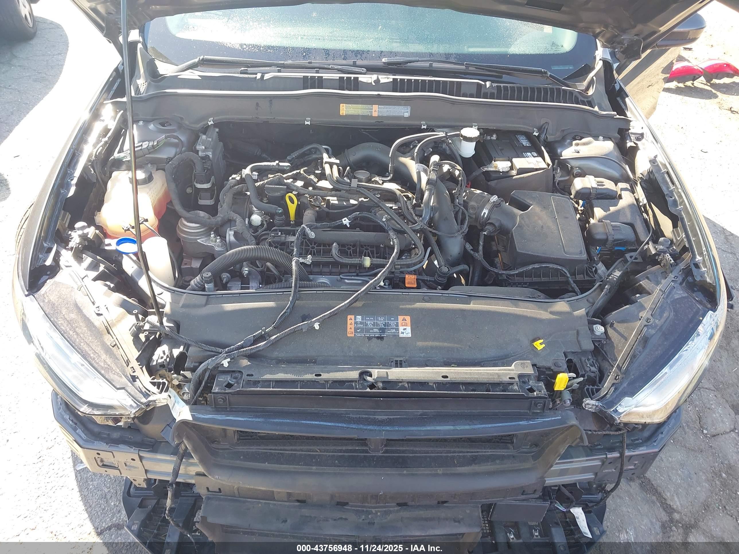 FORD FUSION image 10