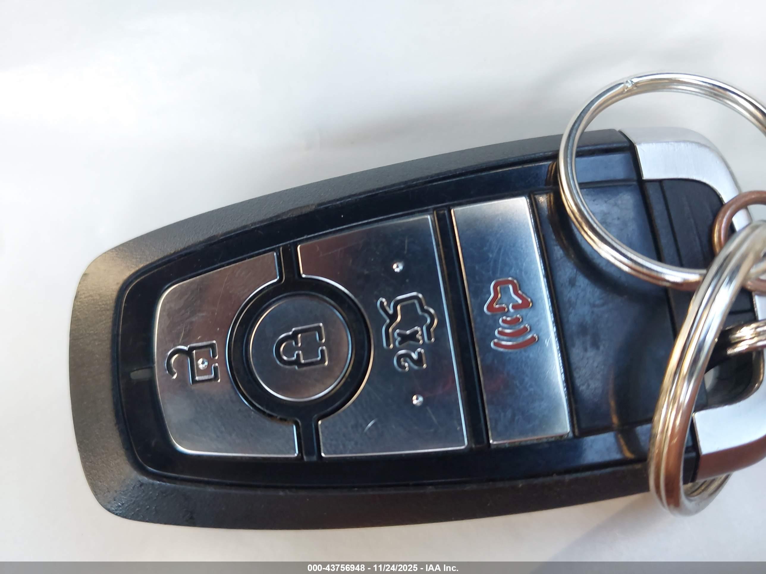 FORD FUSION image 11