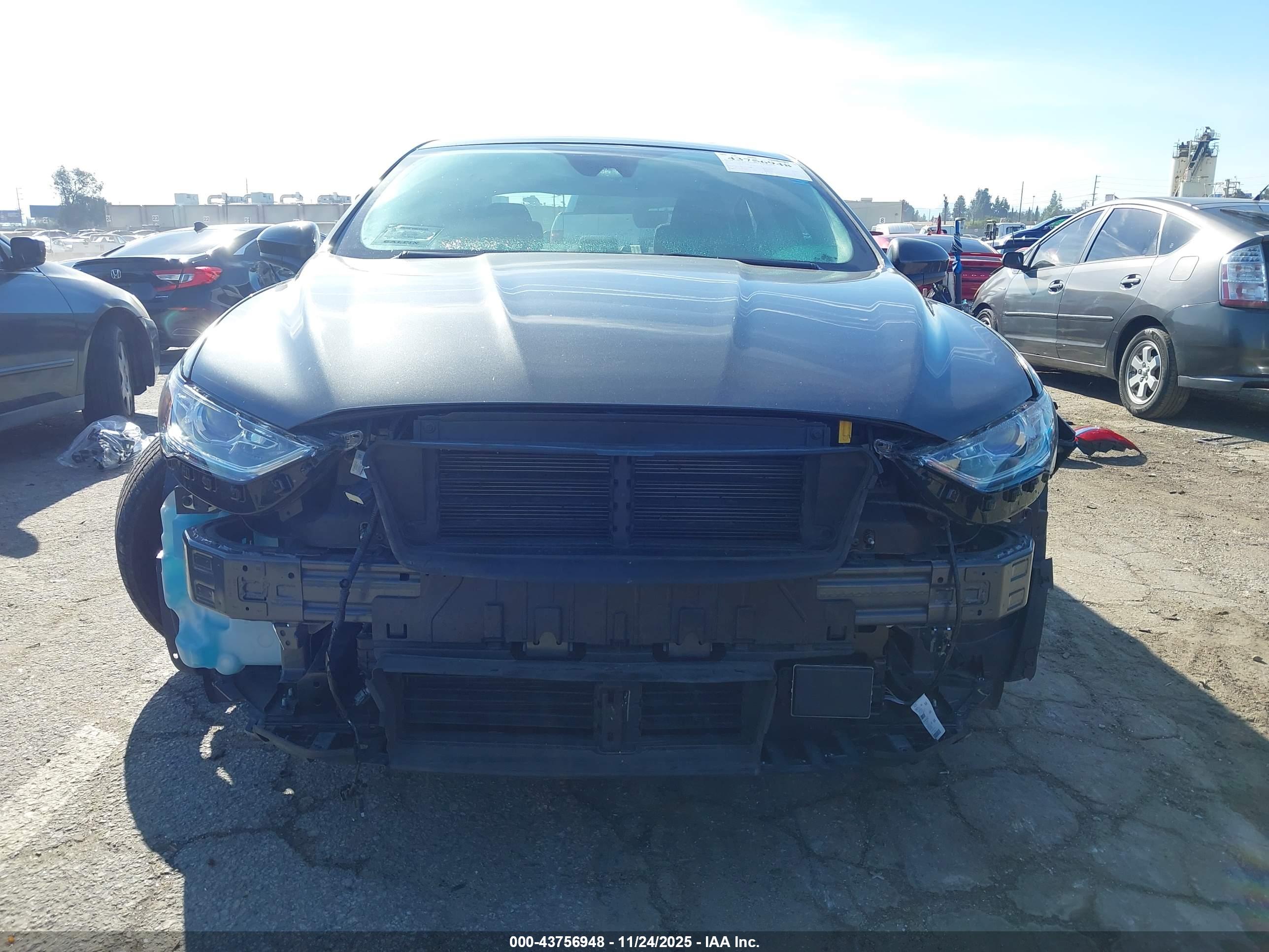 FORD FUSION image 6
